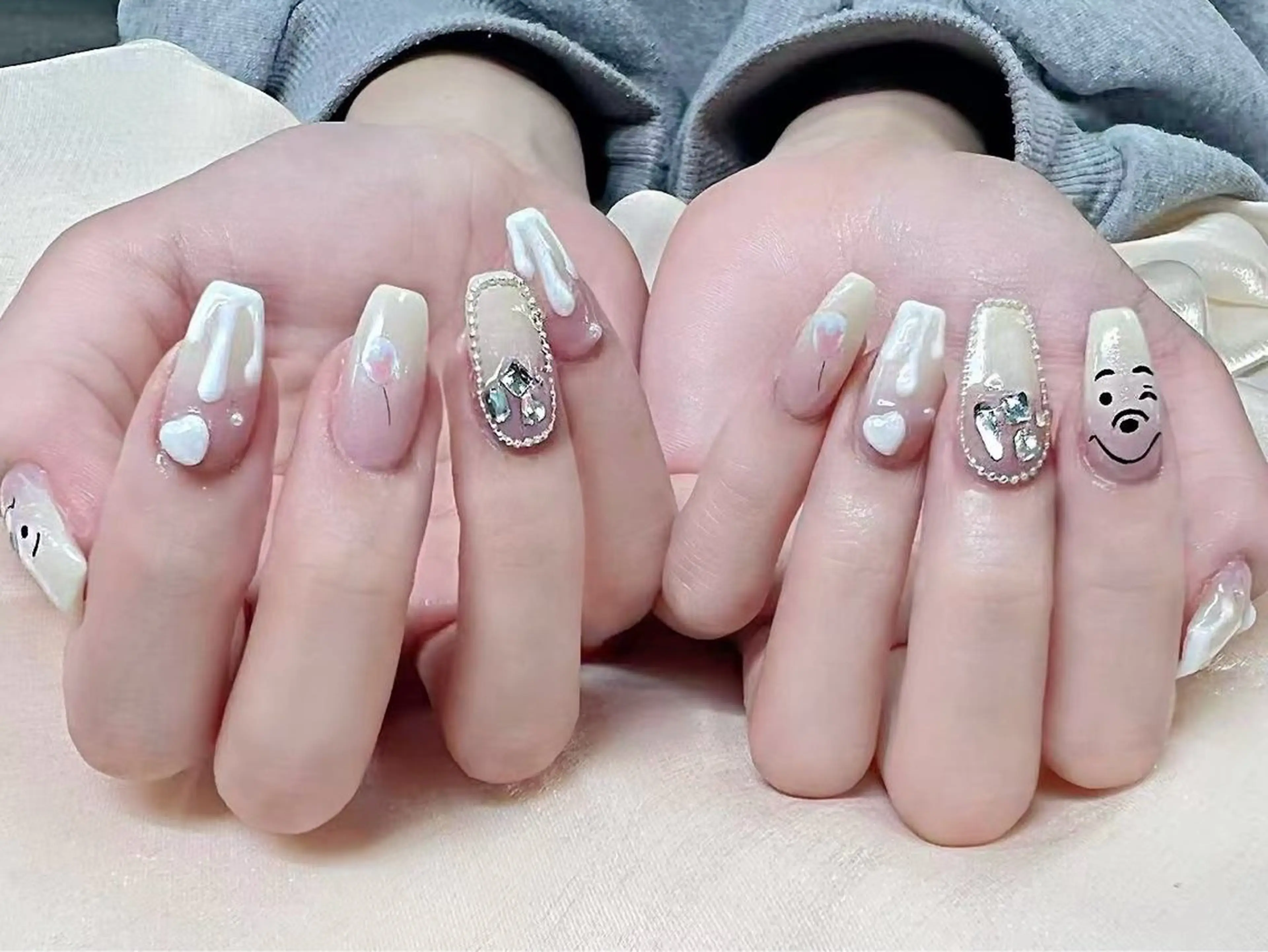 ネイル アートネイル チークネイル 長さ出し フットネイル ジェルネイル ハンドネイル ハンドケア ラッキーネイルサロン 西川口東口店のネイルデザイン