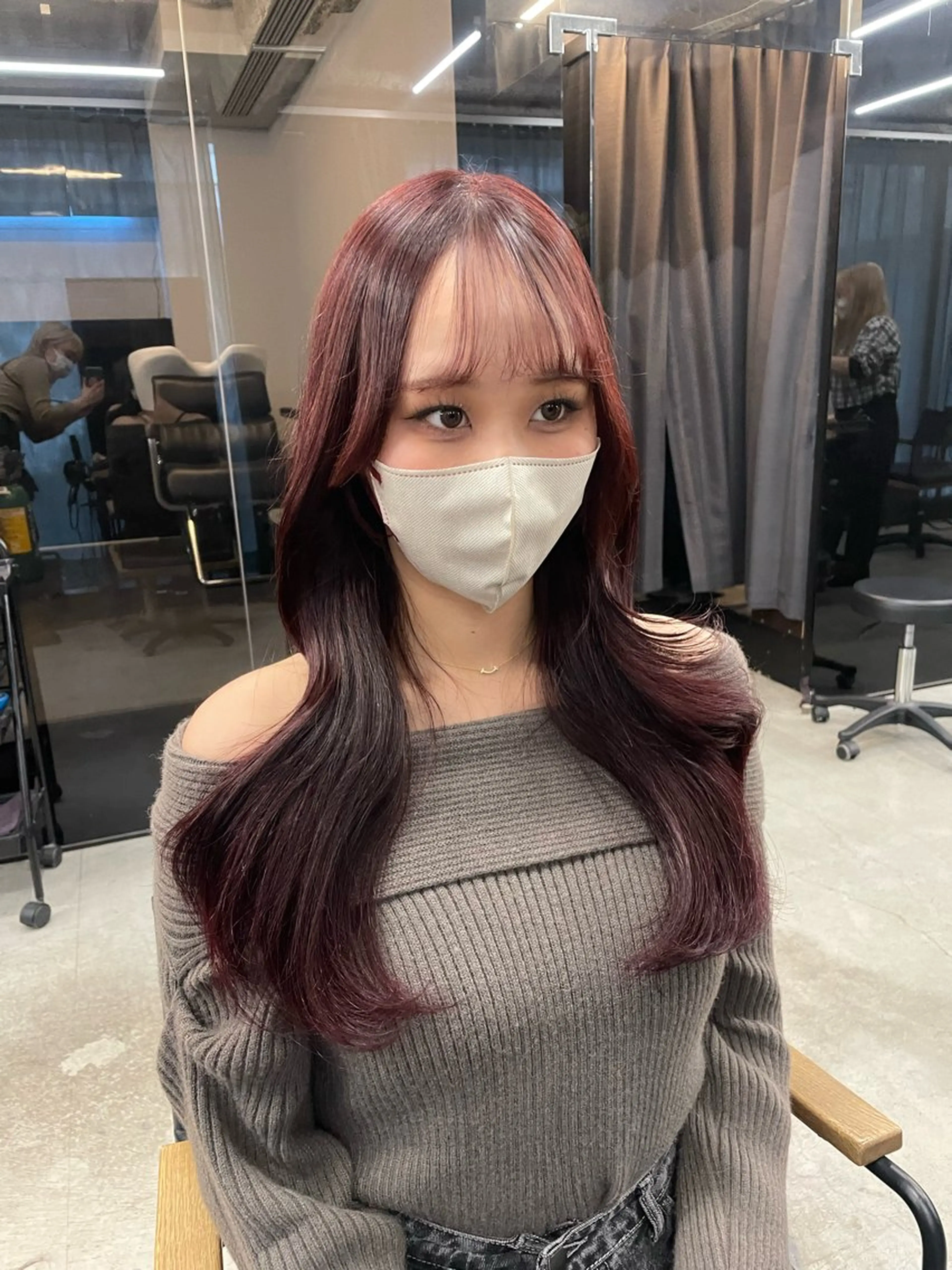 ロング 伊藤 莉奈　韓国ヘアのヘアスタイル