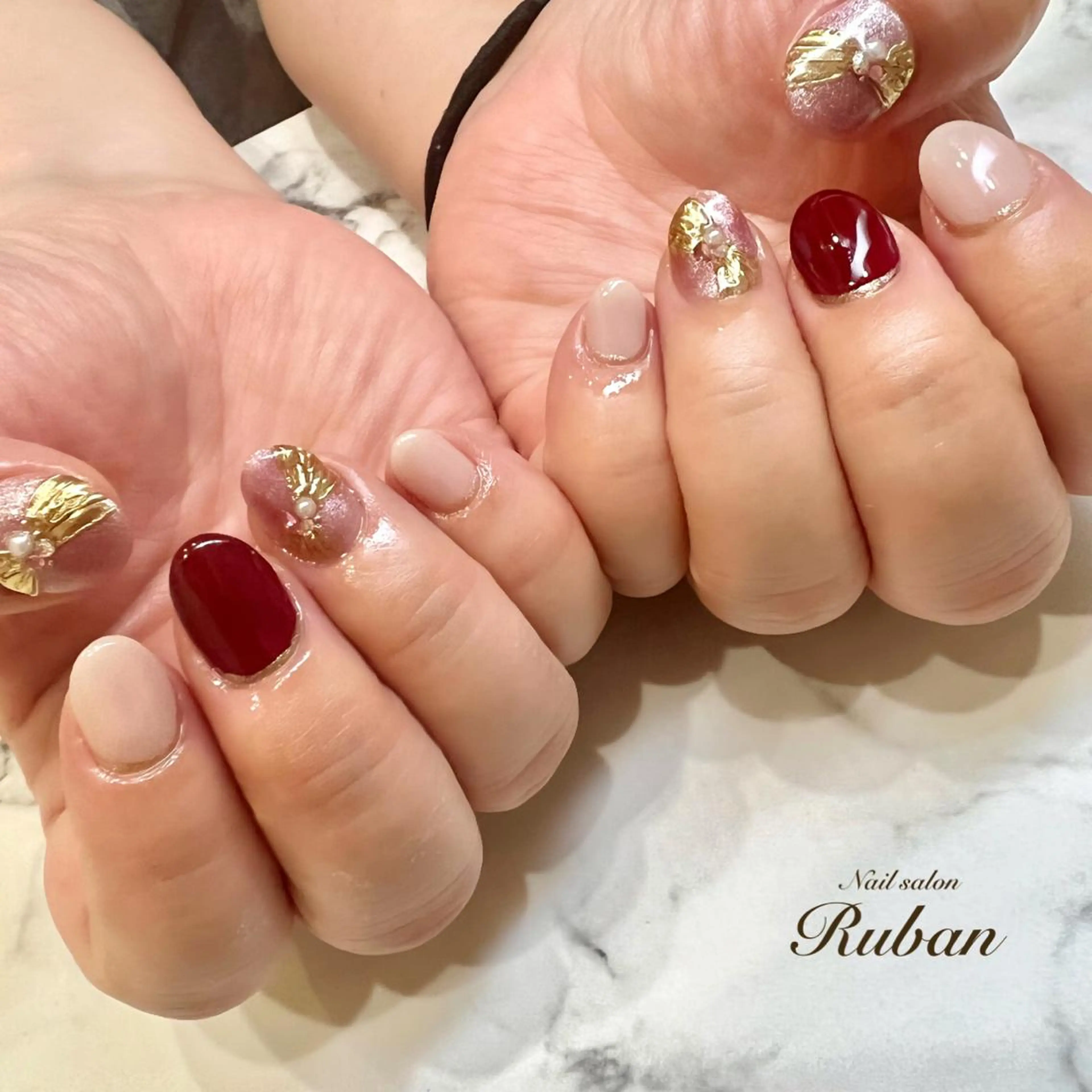 ネイル マグネットネイル ミラーネイル リボン 冬ネイル クリスマス Nail salon Ruban所属・Nail salon Rubanのネイルデザイン