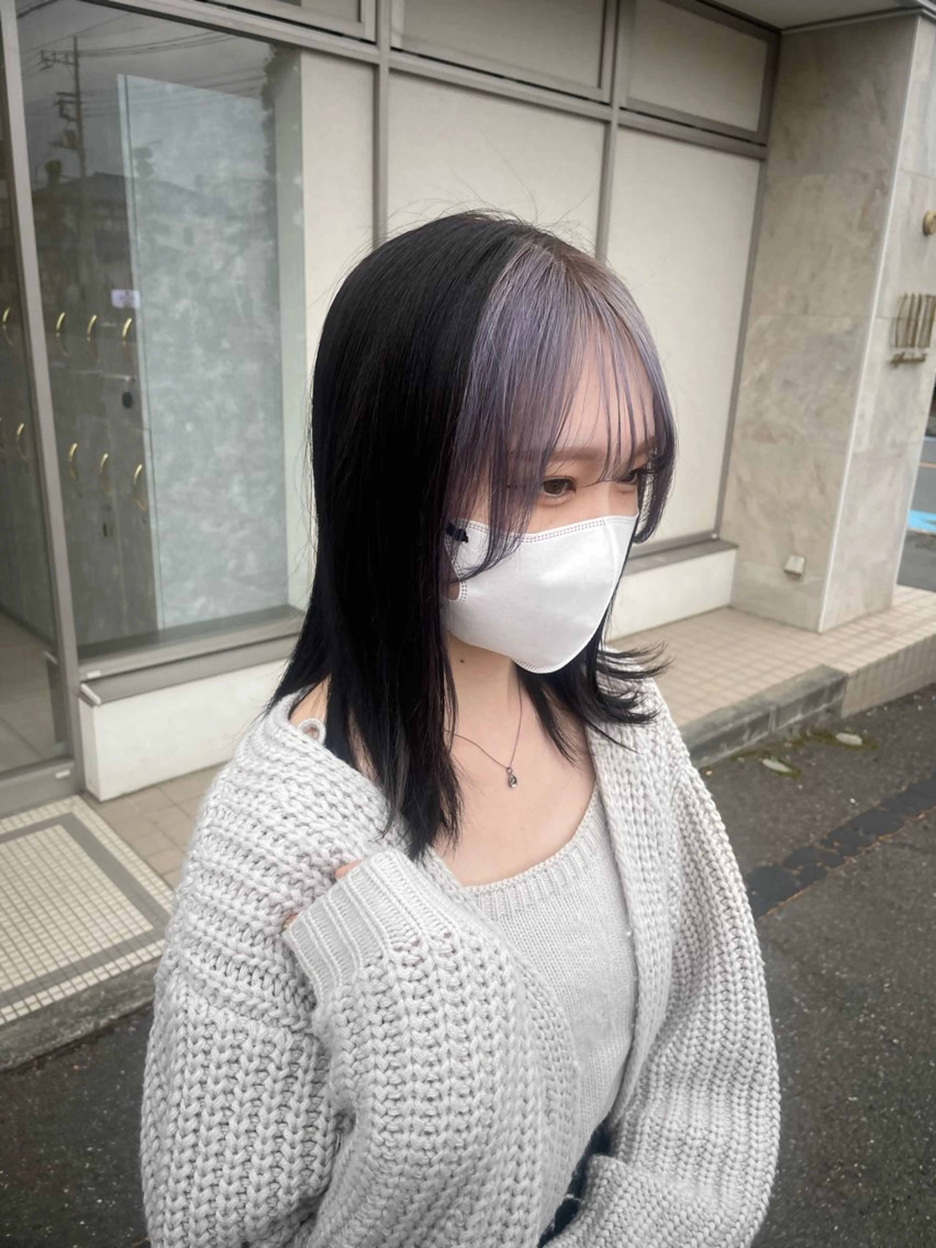 カラー ミストバング ブリーチ  フェイスフレーミング ラベンダーカラー シルバー カット 小板橋 菜月のヘアスタイル