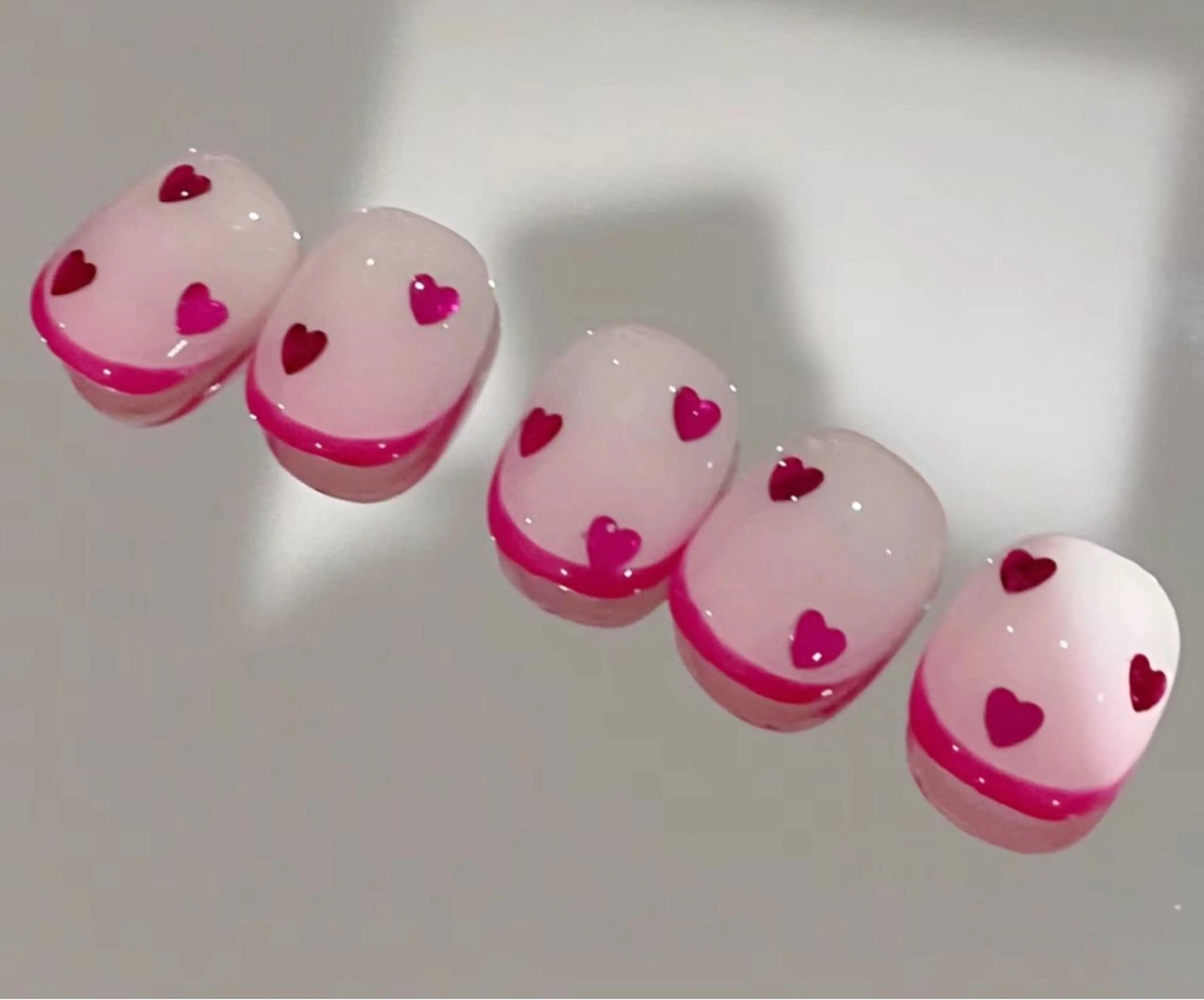 ミディアム めぐみのネイルサロン スタッフ練習のネイルデザイン