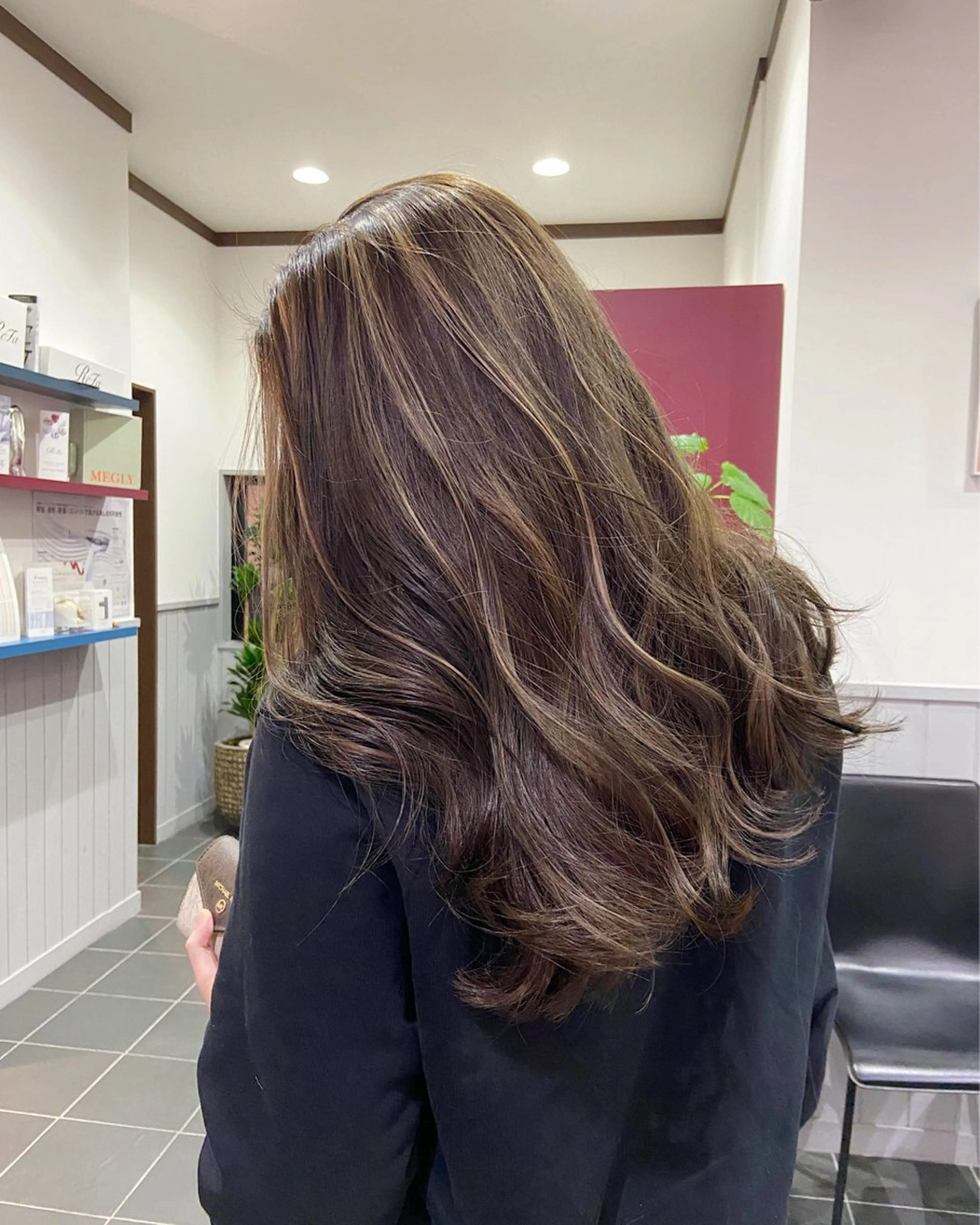 ロング カラー デザインカラー ハイライトカラー ハイライト 加藤 こゆきのヘアスタイル