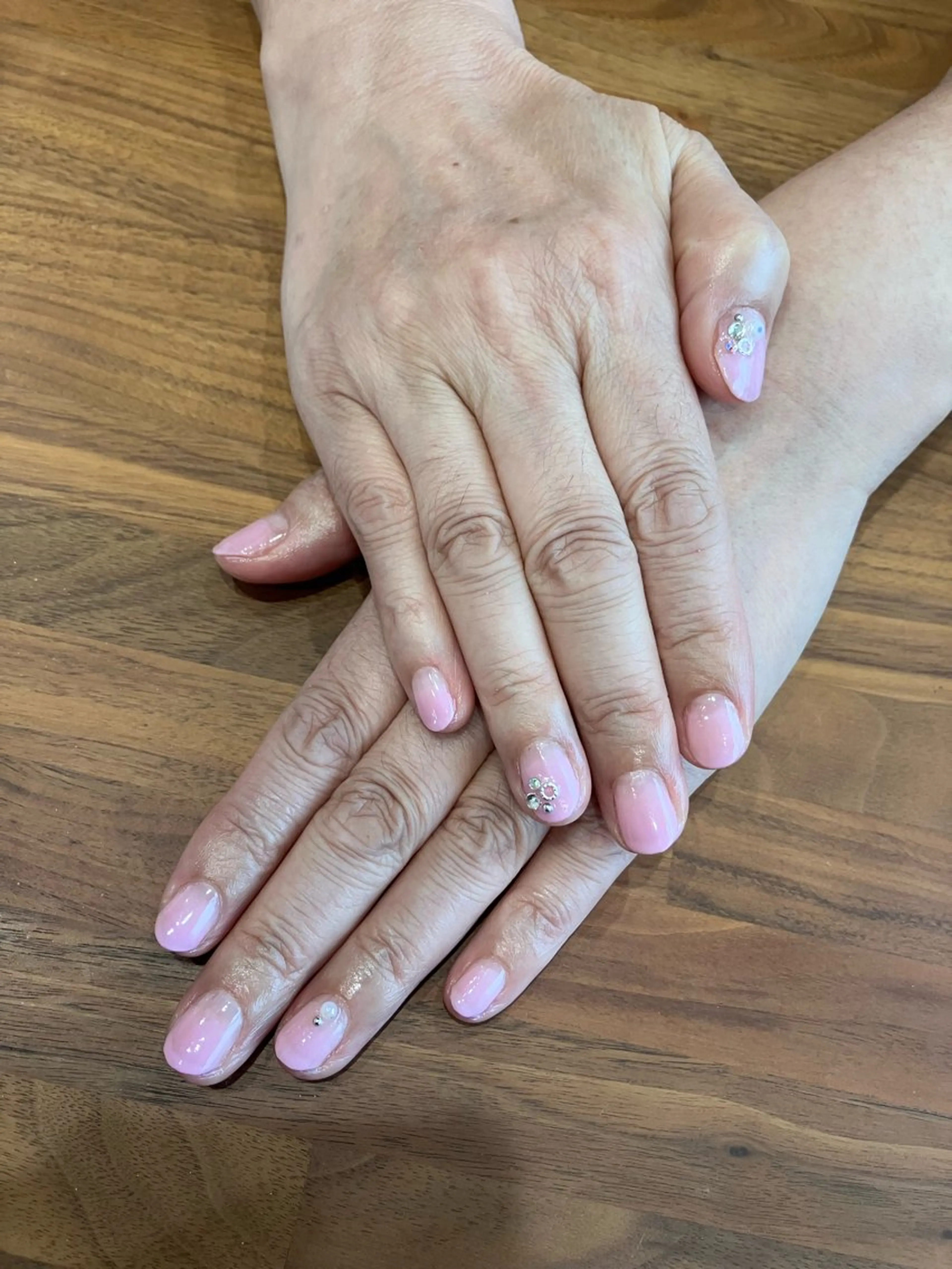 ネイル ストーンネイル ハンドネイル ハンドケア Ideal Me 春内茉那の眉毛・アイブロウイメージ