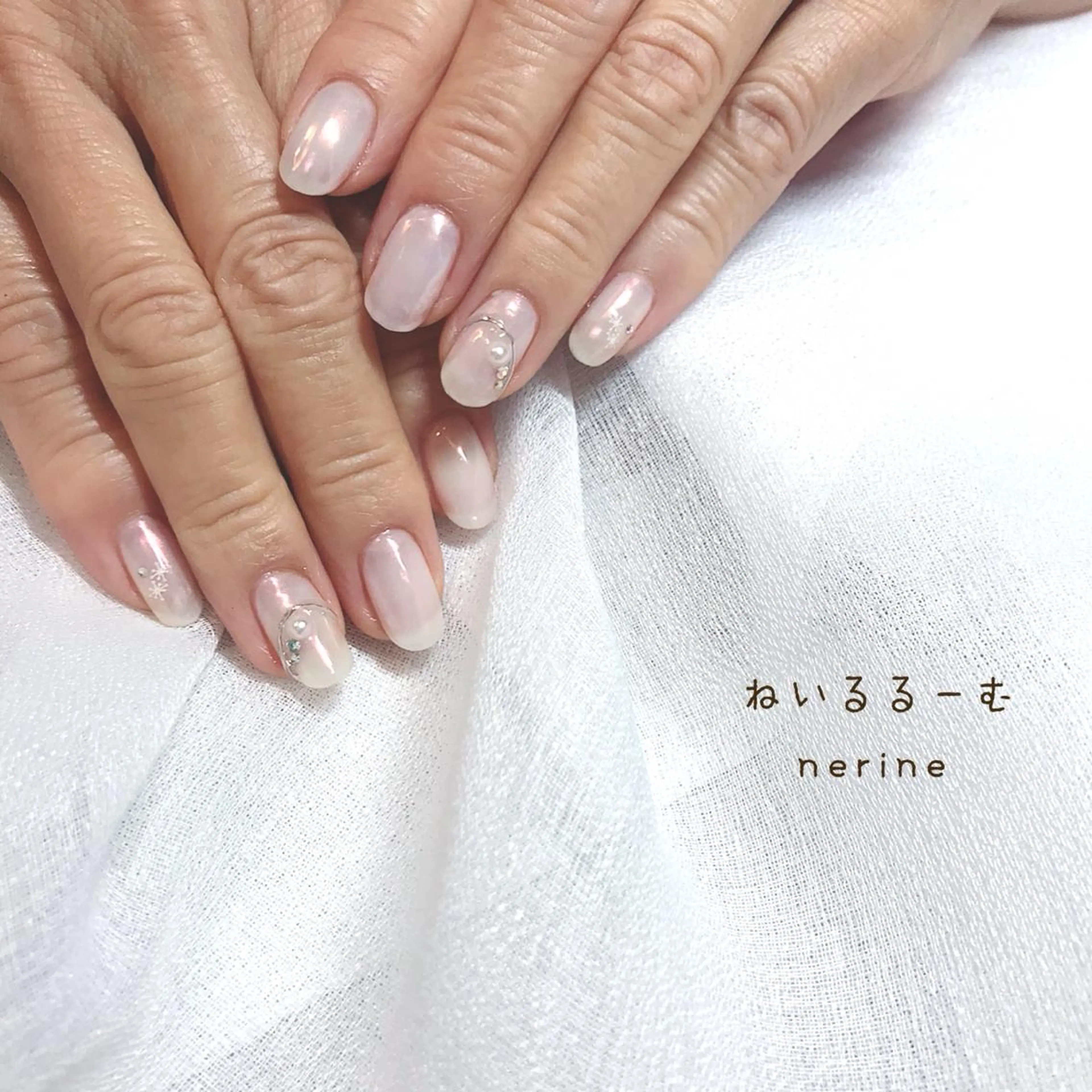 ネイル ホワイト NAILST Naomiのネイルデザイン