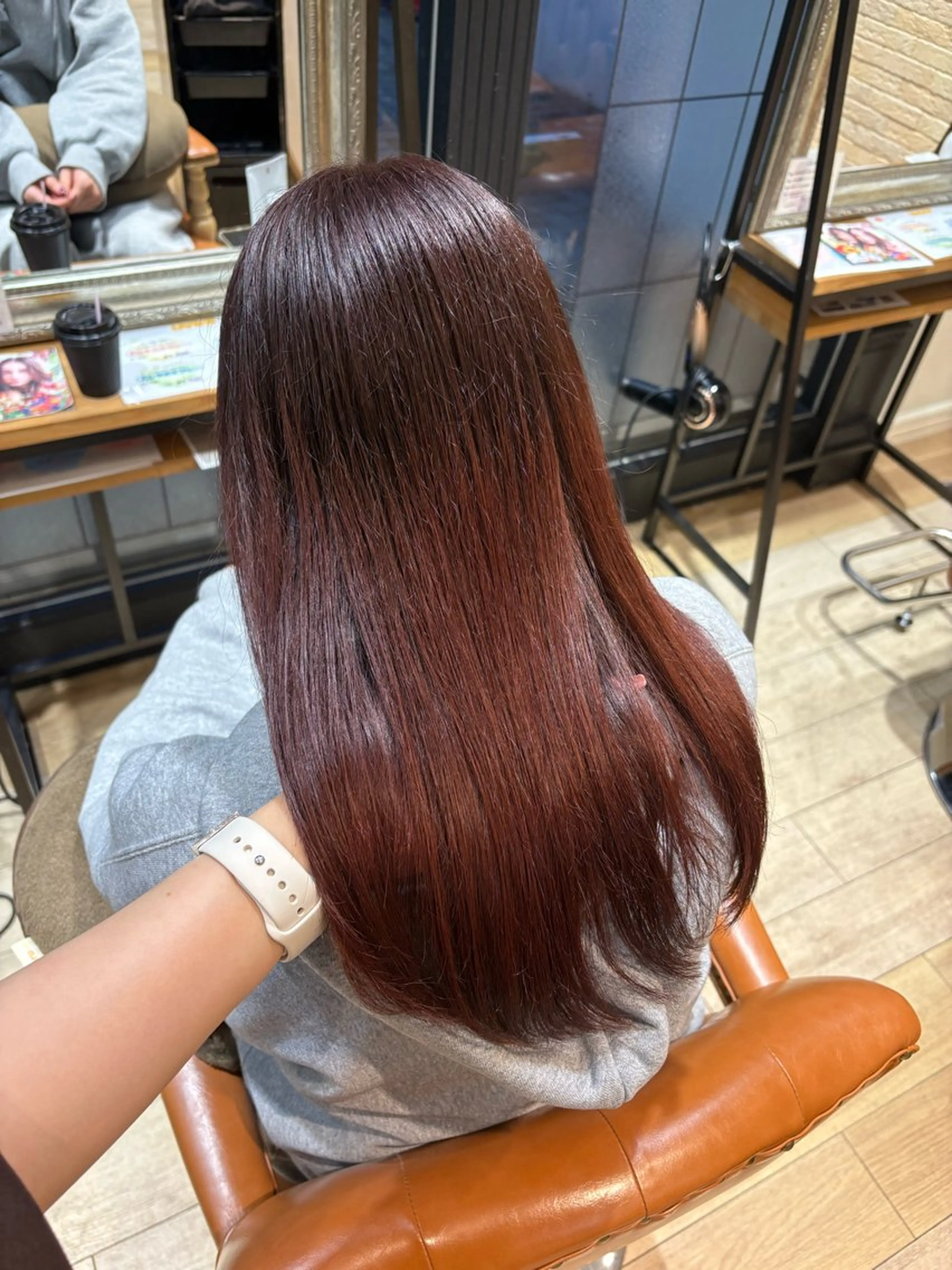 カラー しおり🍬 KOKORO🤍のヘアスタイル