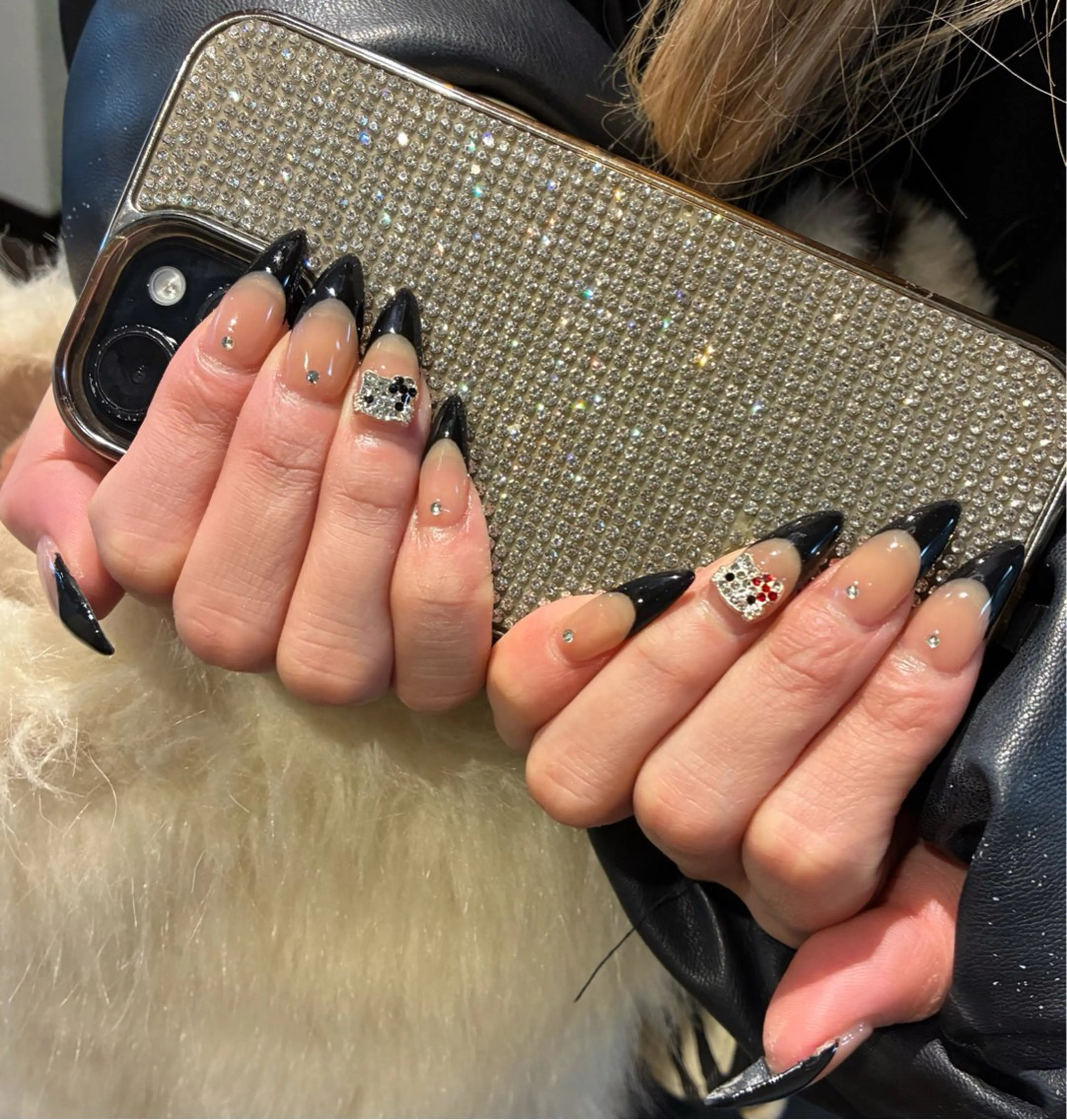 ネイル フレンチネイル ハンドネイル 🌴konami 4U NAIL🥥のネイルデザイン