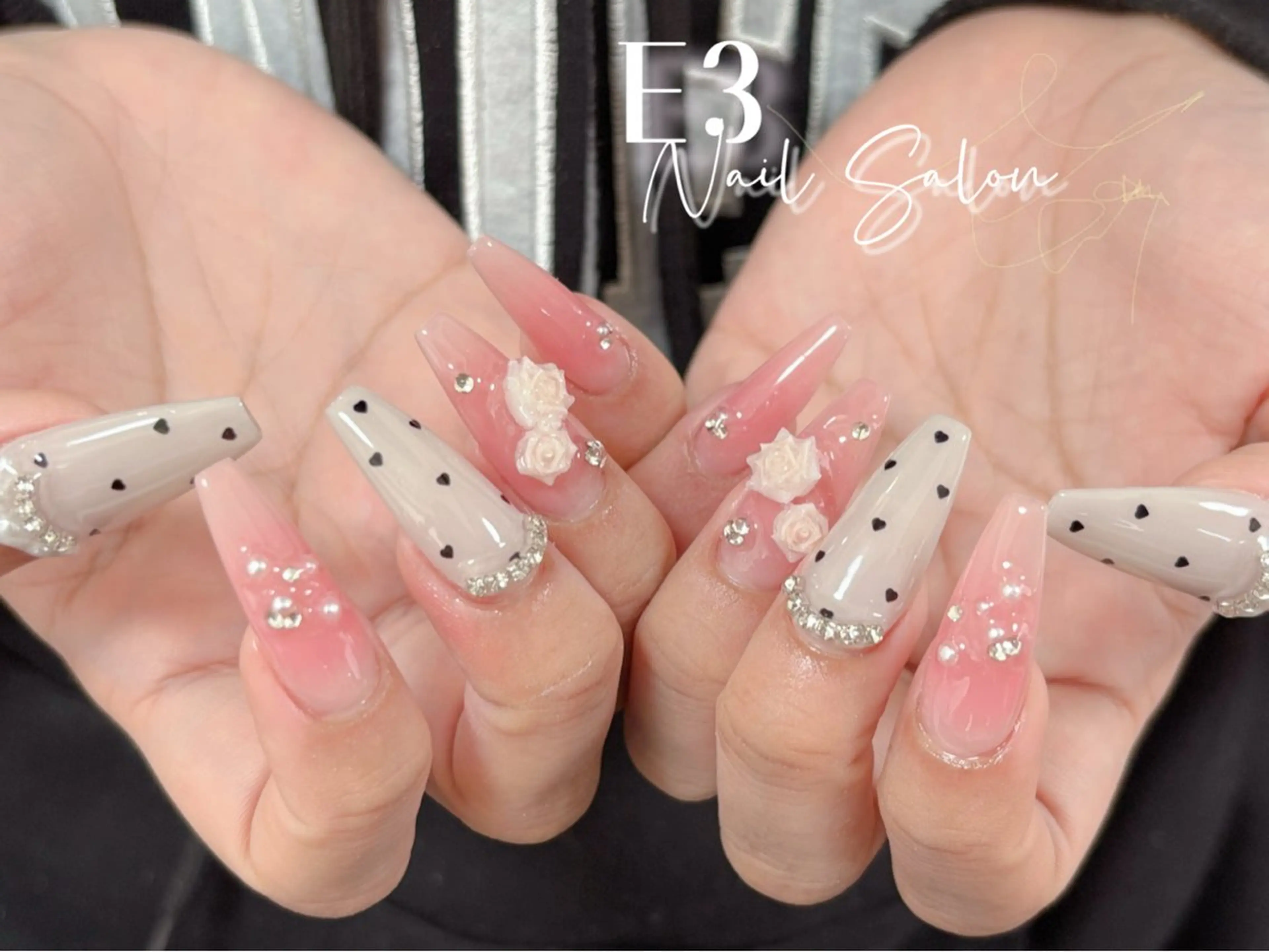 ネイル フレンチネイル ジェルネイル ガラスフレンチ グラデーション キラキラネイル ハンドネイル E3 Nail Salonのネイルデザイン