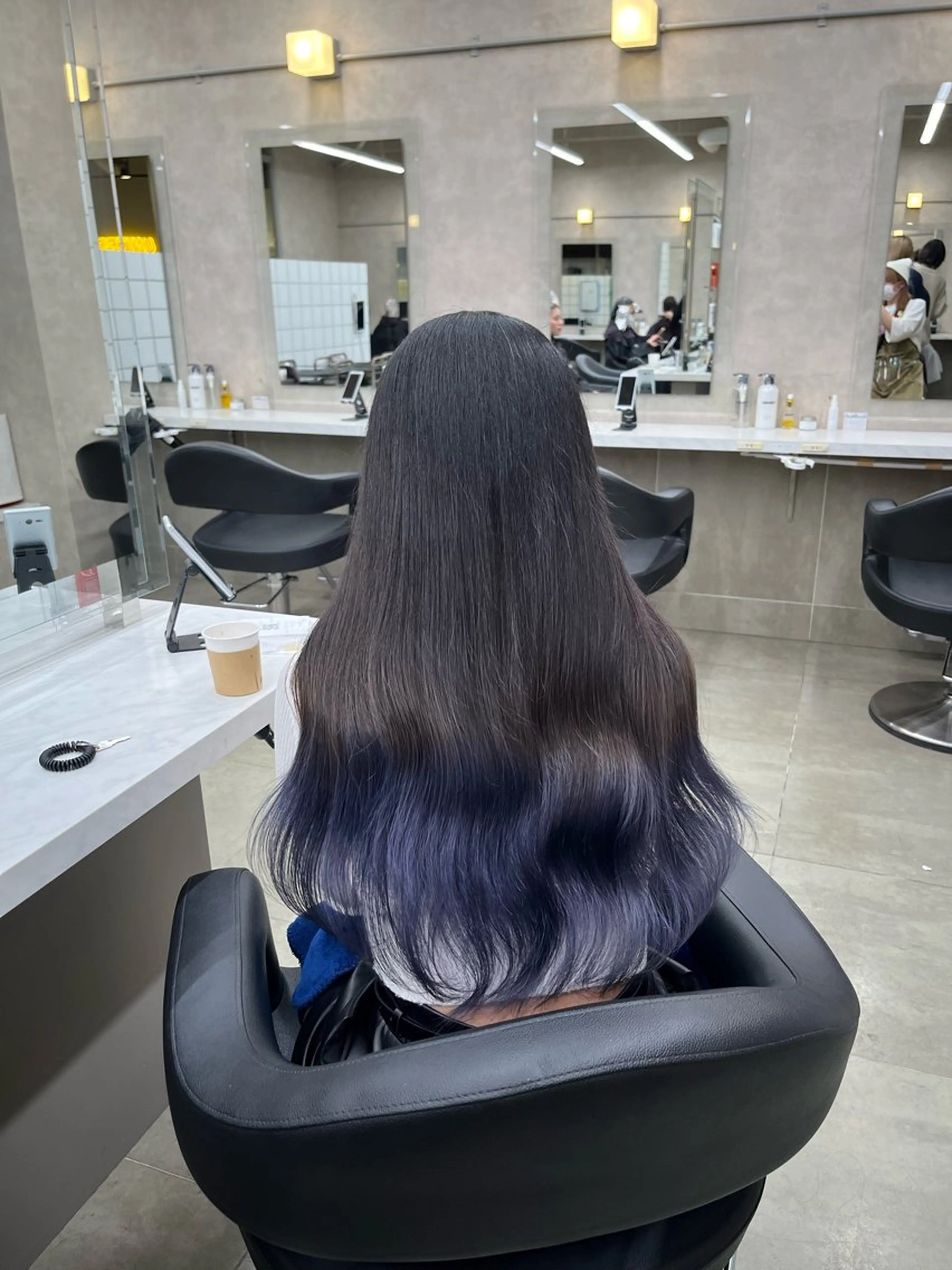 ロング ヘアカラー トリートメント ヘッドスパ ヘアセット 寒色＆ブリーチ特化 寒色MiOのヘアスタイル