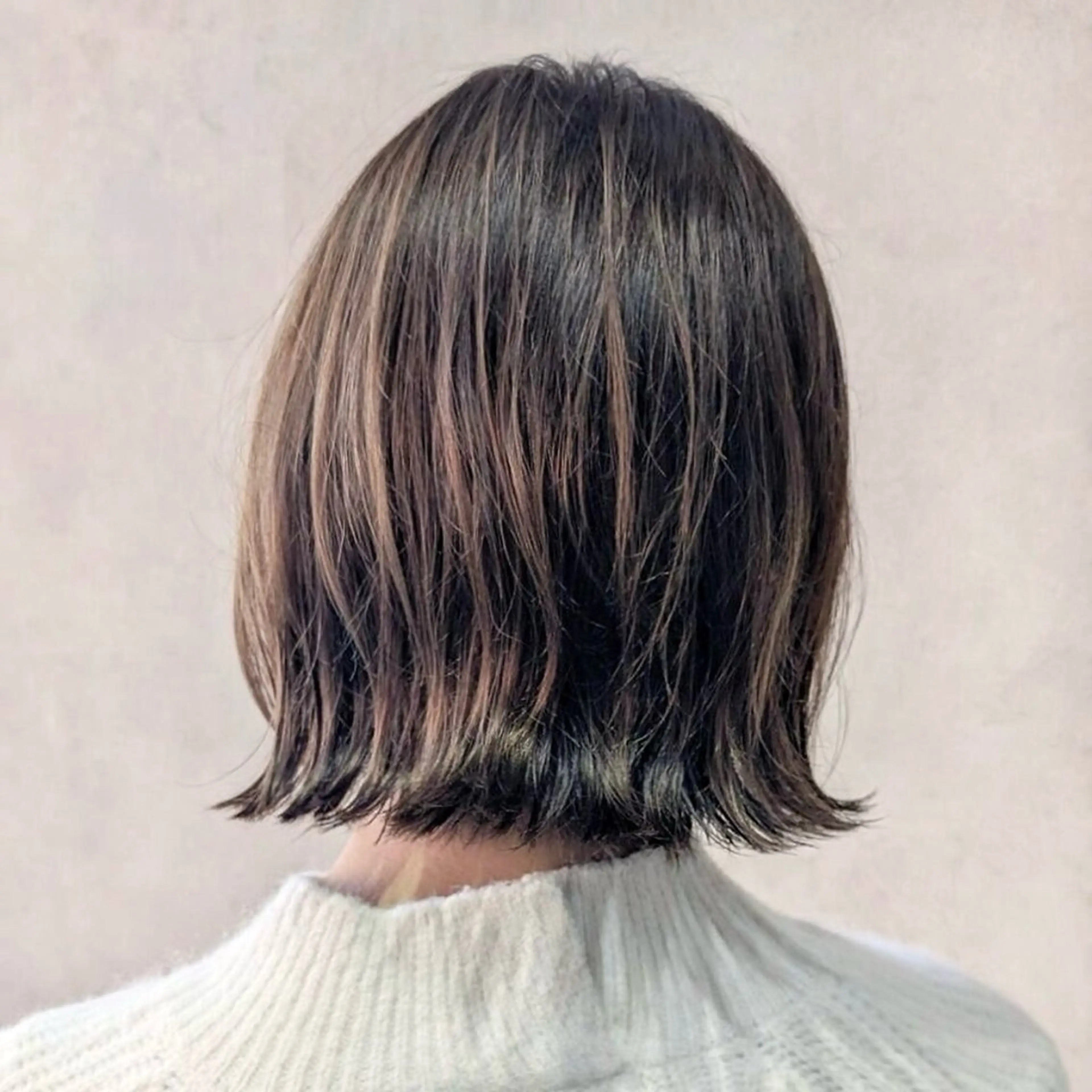 カラー ブラウンカラー enx ナンバ アオイのヘアスタイル