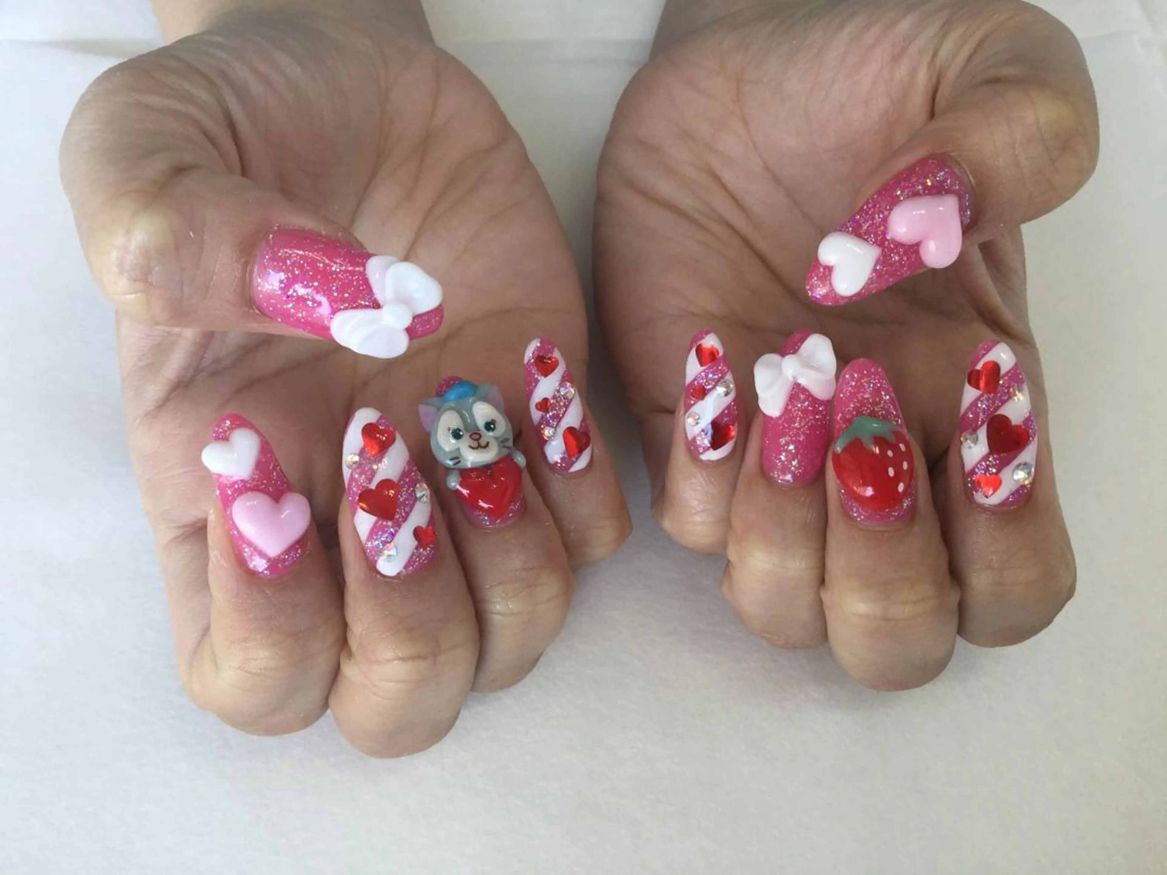 ネイル ハンドネイル 💎🐰 saki. m 🐰💎のネイルデザイン