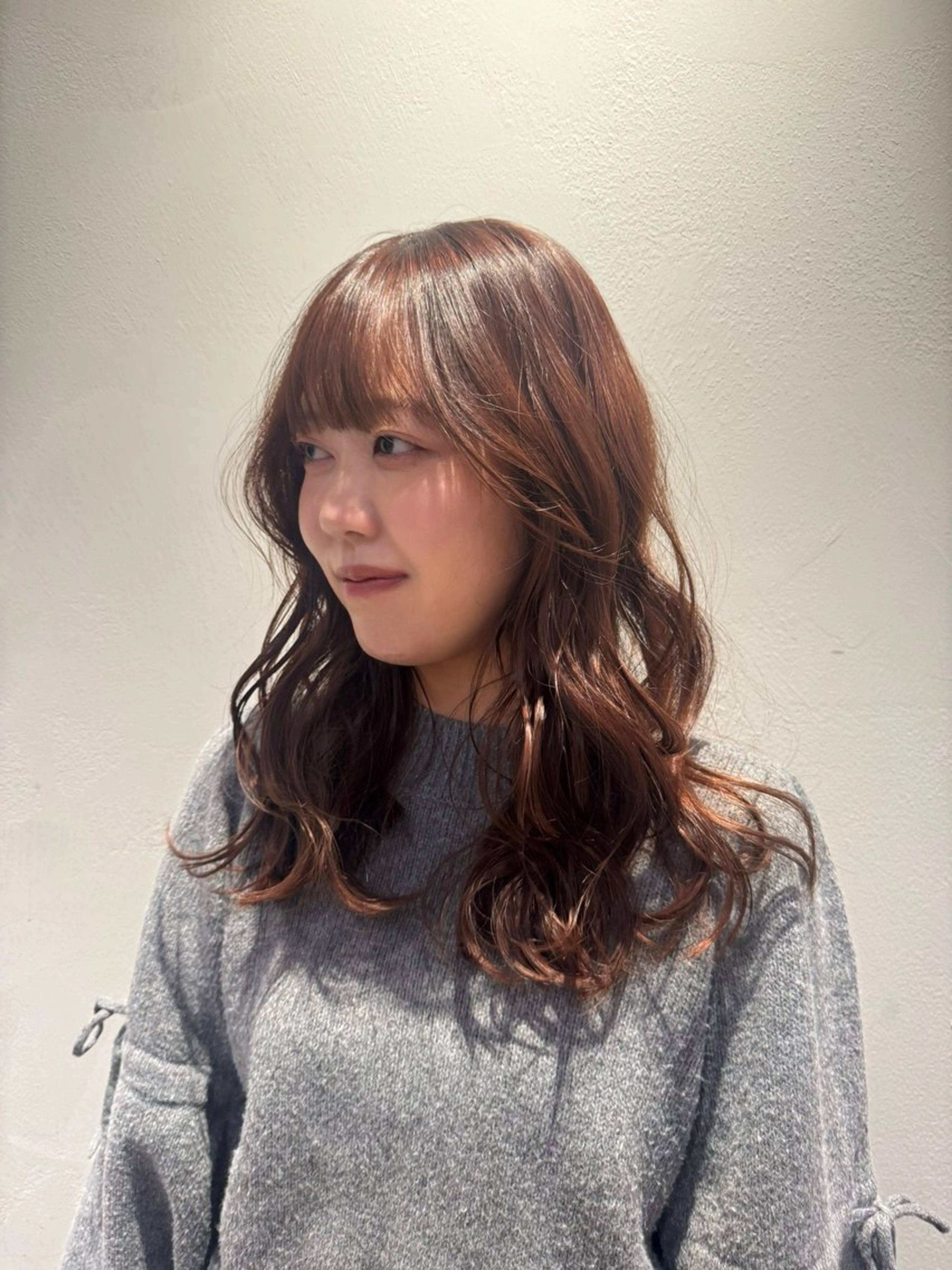 セミロング ヘアカラー 🦢透明感カラー 🦢AI🫧のヘアスタイル