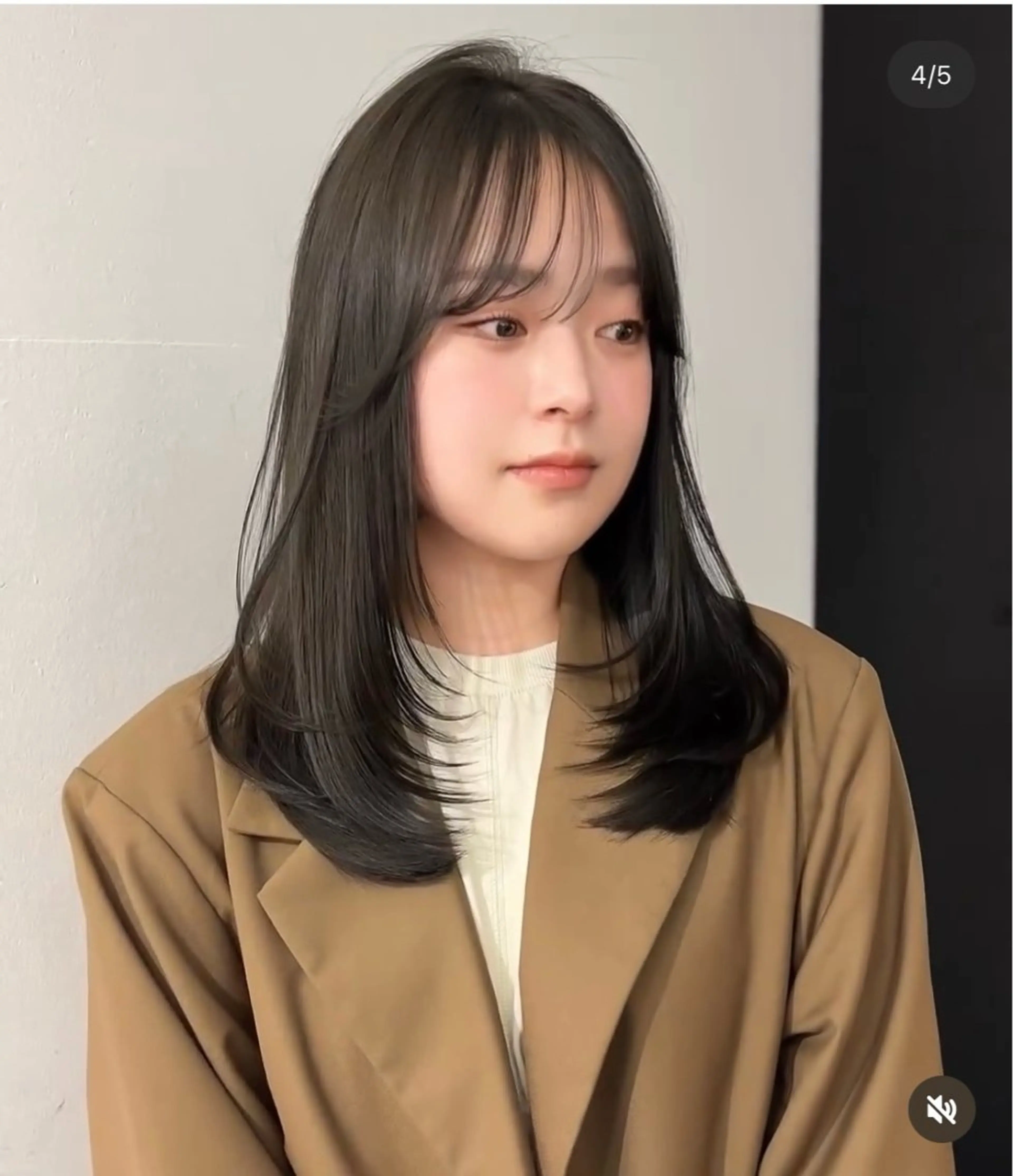 ロング 藤川 千歳のヘアスタイル