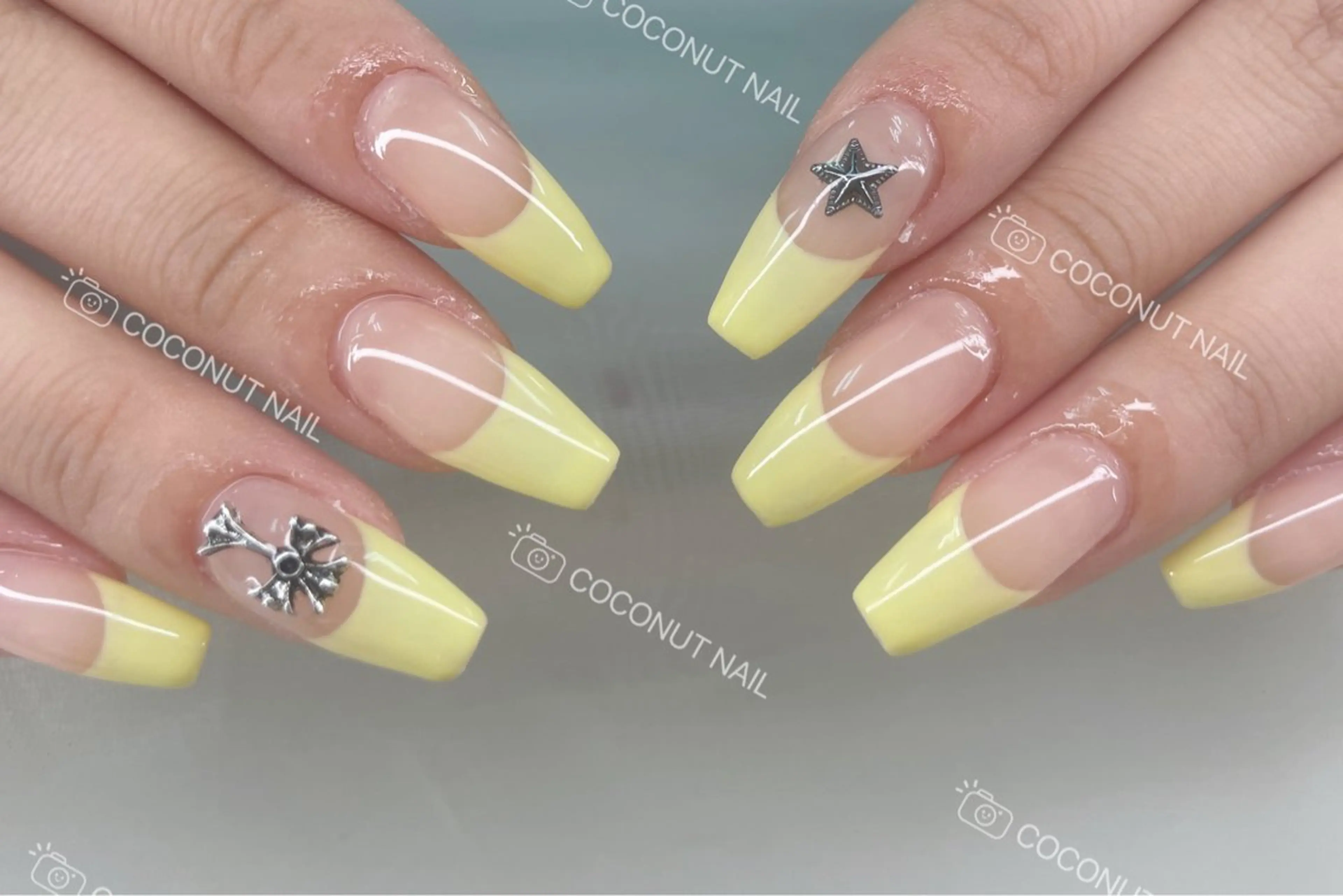 ネイル べっ甲ネイル フレンチネイル キラキラネイル マグネットネイル 大理石ネイル(マーブル) ハンドネイル 神田 ココナッツのネイルデザイン