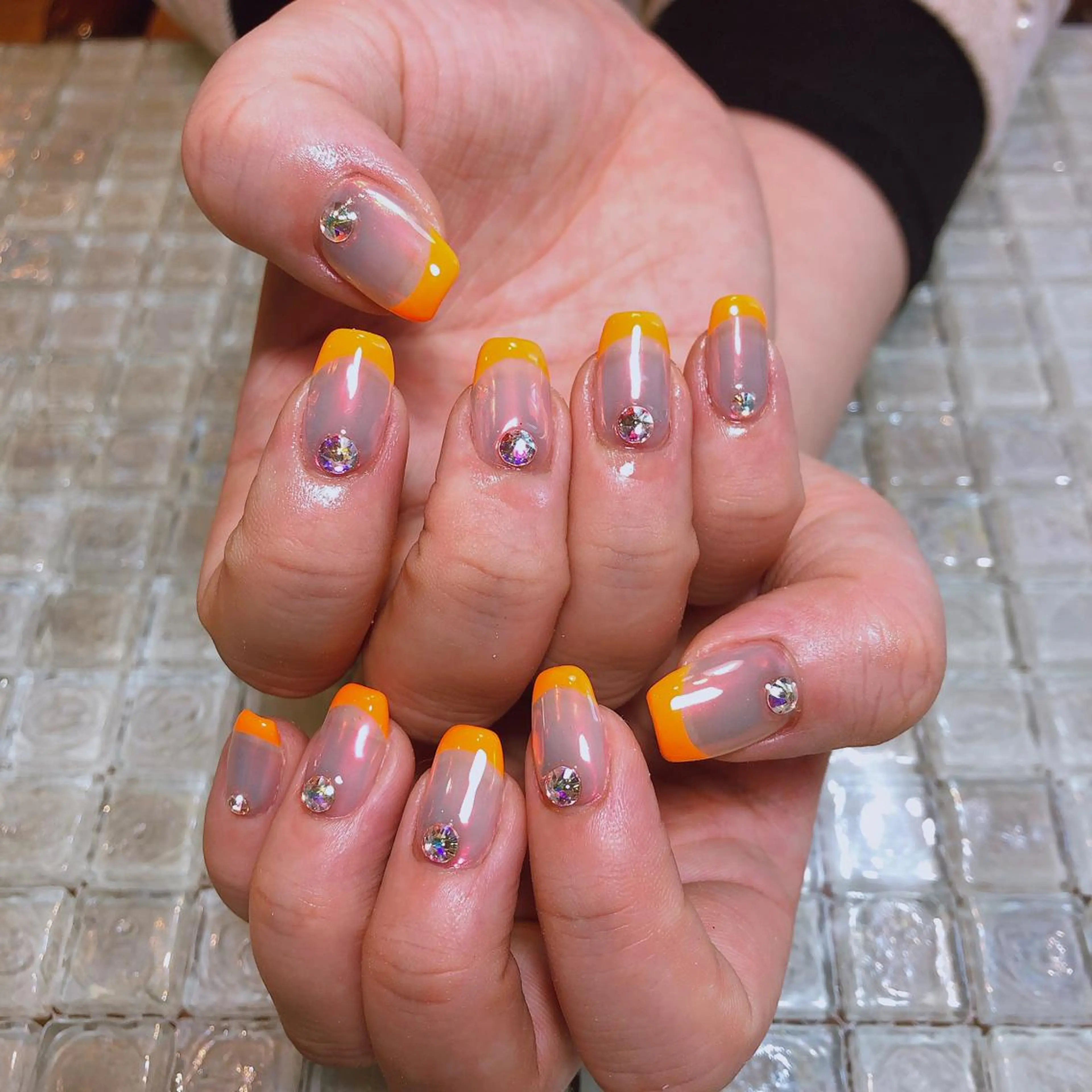 ネイル オーロラネイル フレンチネイル オレンジ ハンドネイル 工藤 理恵のネイルデザイン