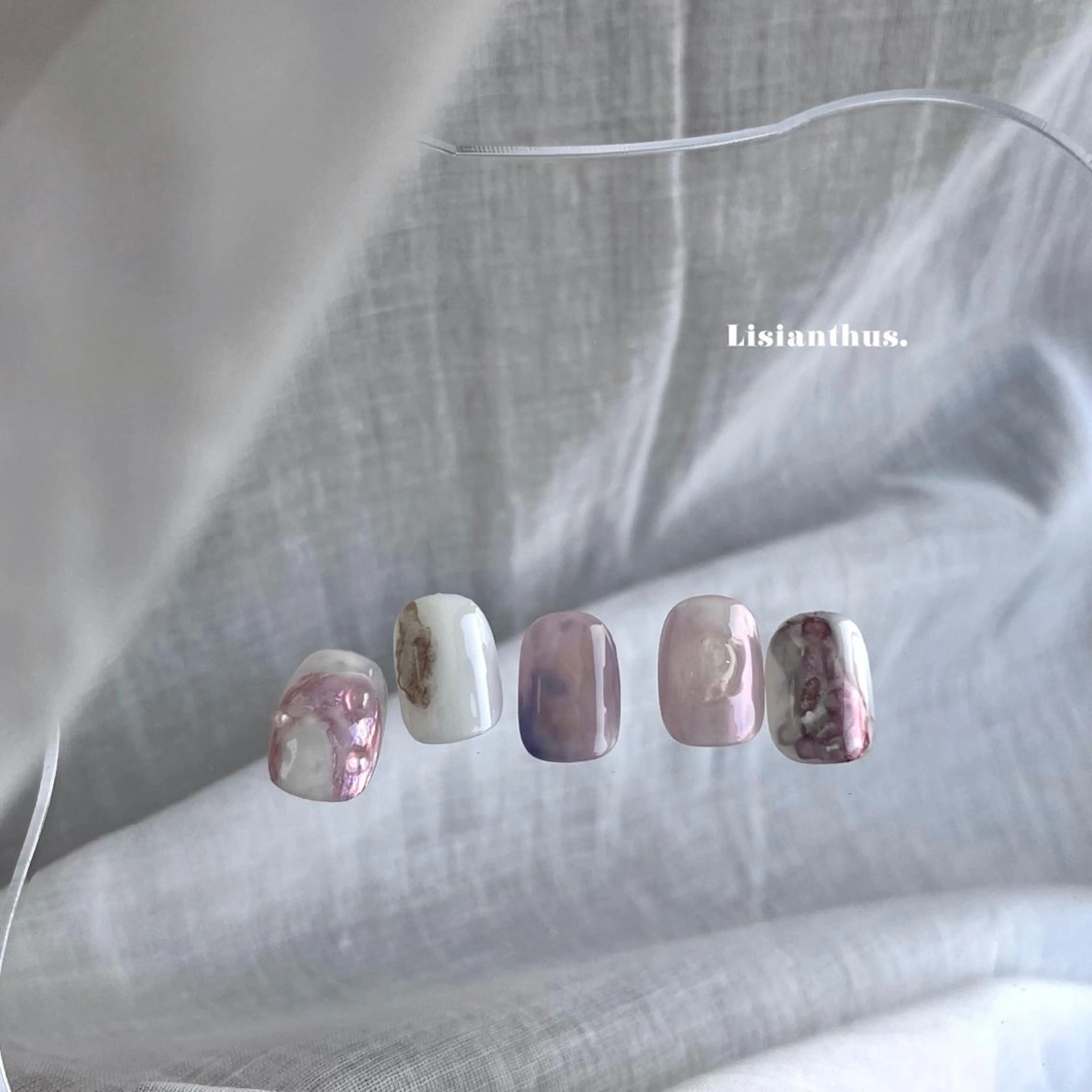 ネイル オーロラネイル ジェルネイル 氷ネイル・うるうるネイル 韓国ネイル マグネットネイル ハンドネイル &. momoのネイルデザイン