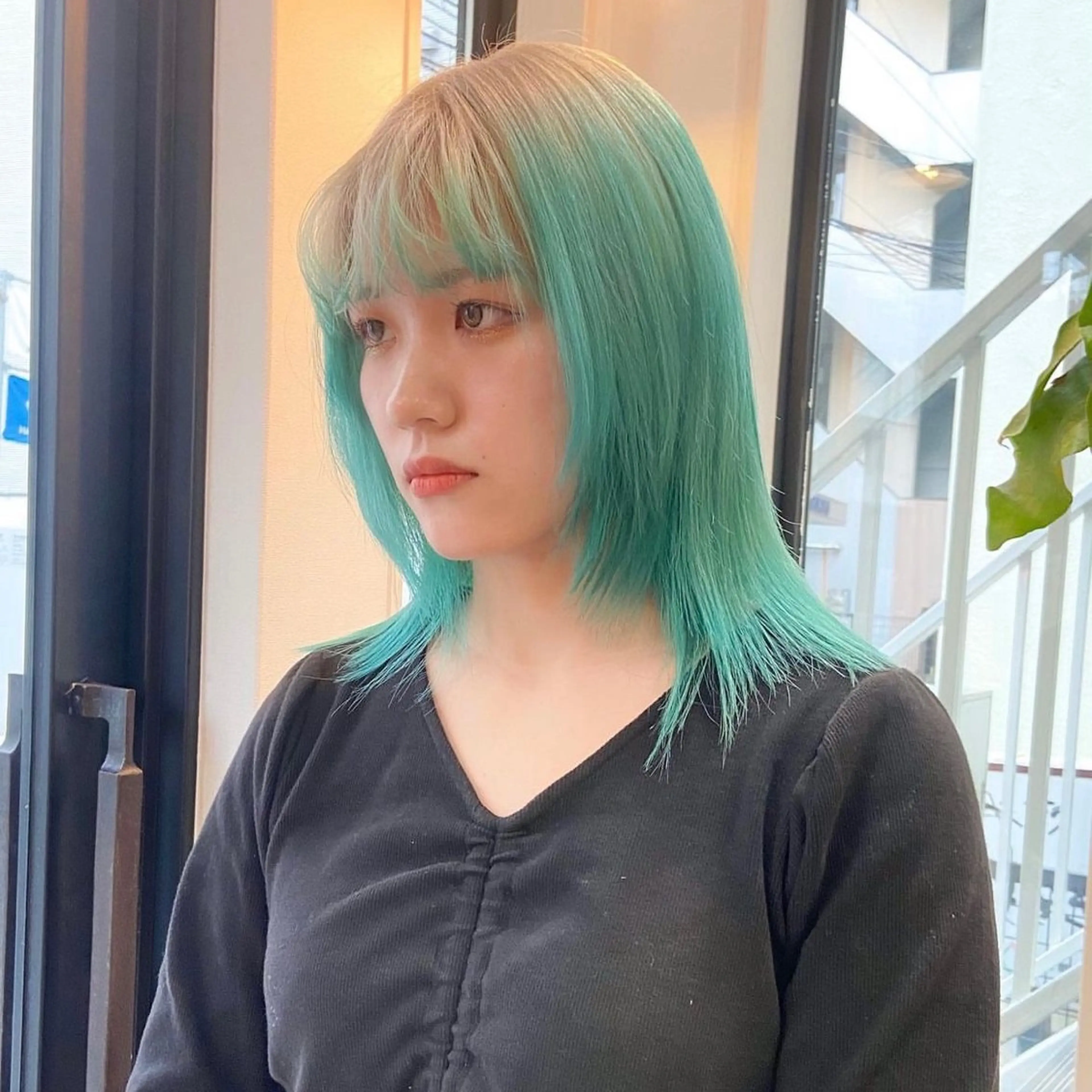 セミロング カラー カット ヘアカラー ブロンド／ブリーチ 【SITY.】のヘアスタイル