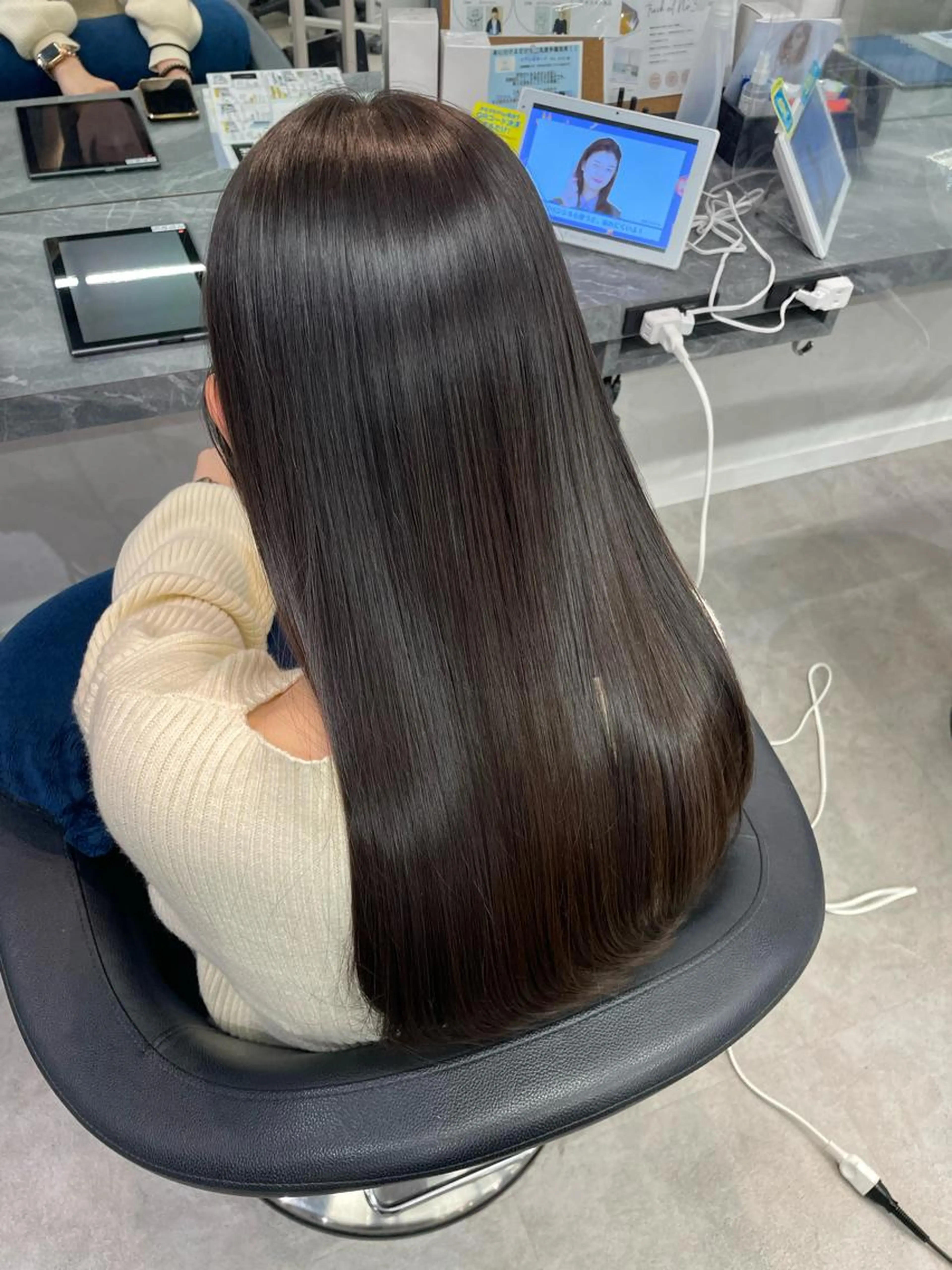 【気になるクセに】カット＋縮毛矯正＋2種フローディアトリートメントの写真