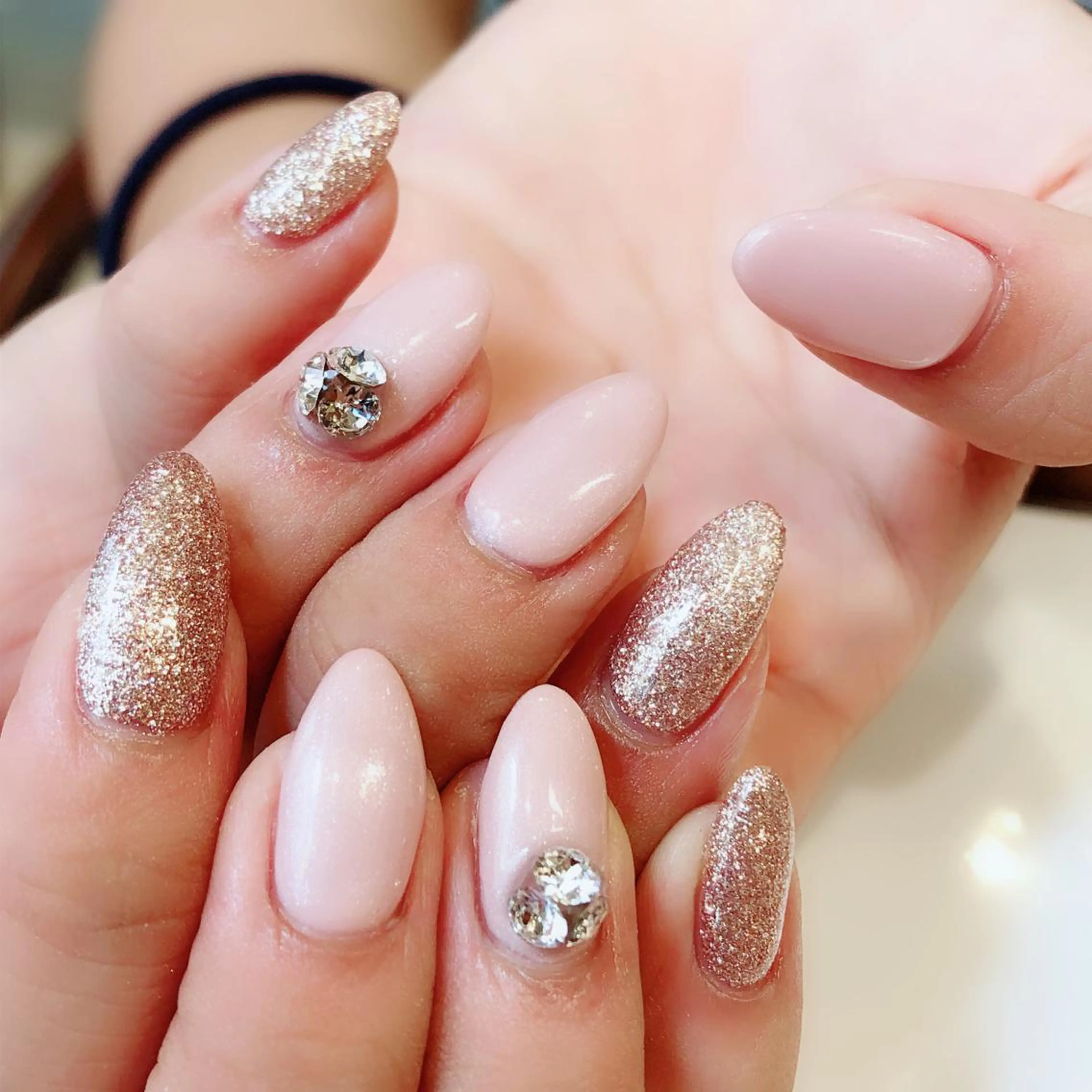 ネイル ワンカラーネイル シンプルネイル ストーンネイル Arowa 伊田のネイルデザイン