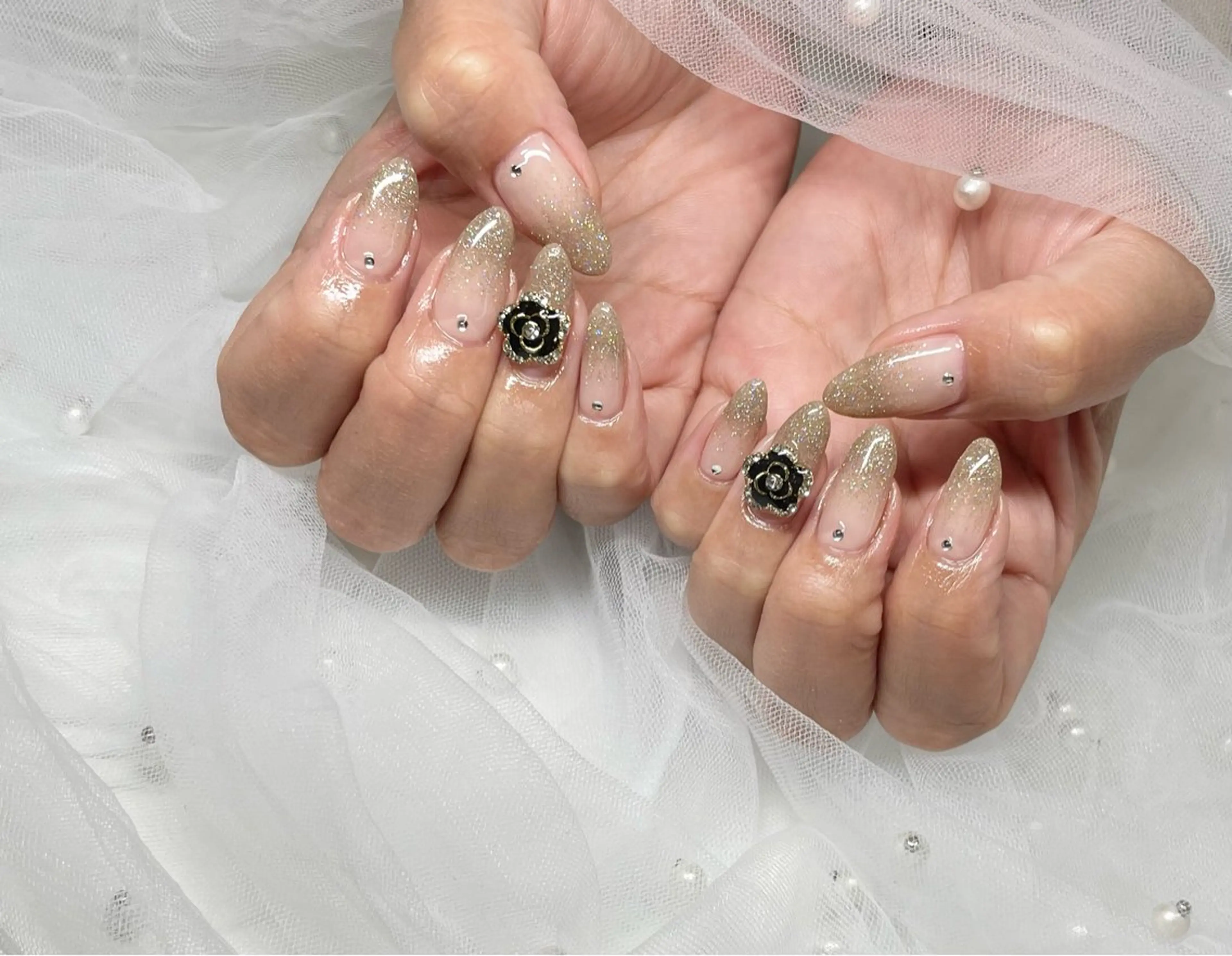 ネイル フラッシュネイル ゴールド 持ち込み ハンドネイル 🦋 Rina🦋のネイルデザイン