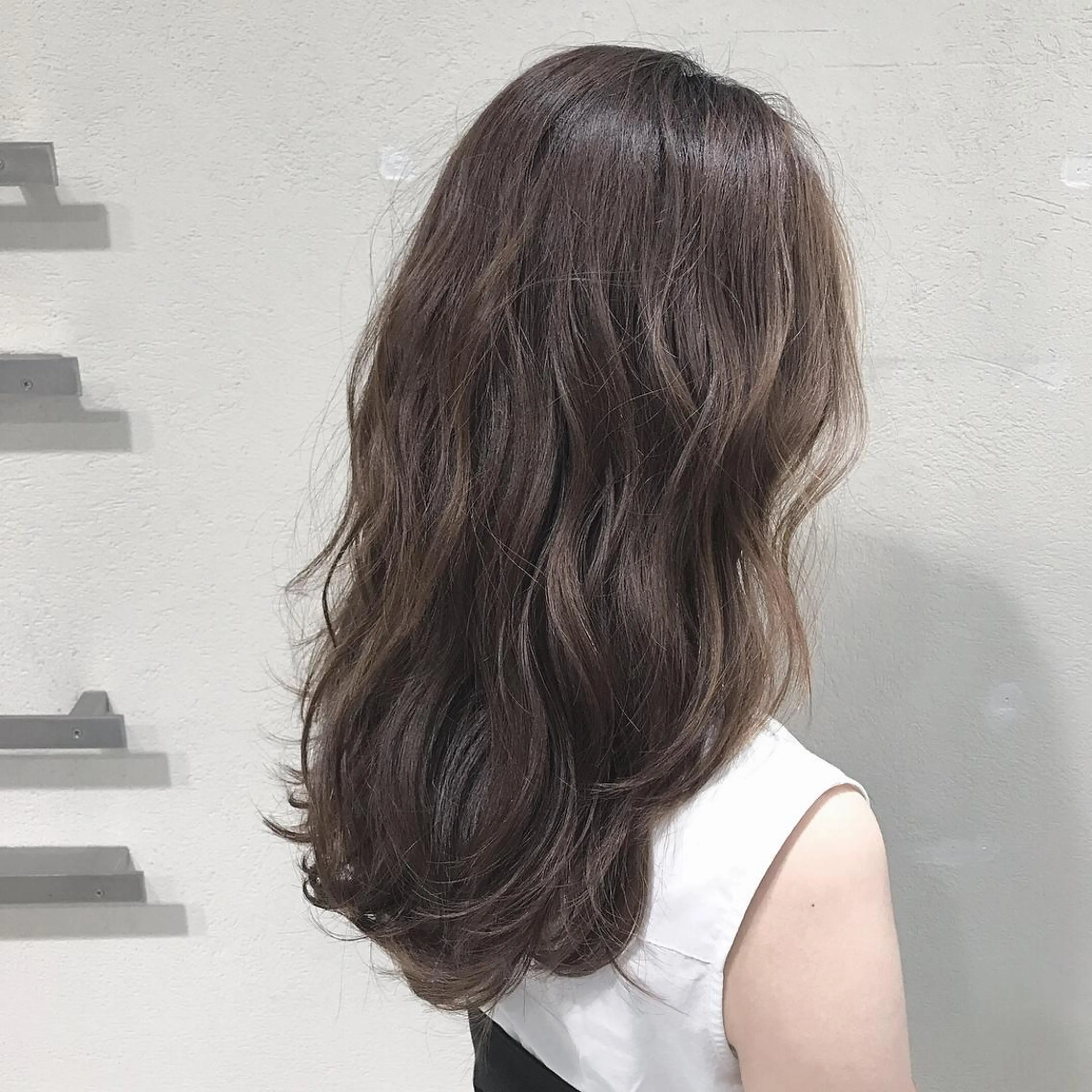 ミディアム カラー イルミナカラー 髪質改善カラー韓国風 レイヤーtudaのヘアスタイル