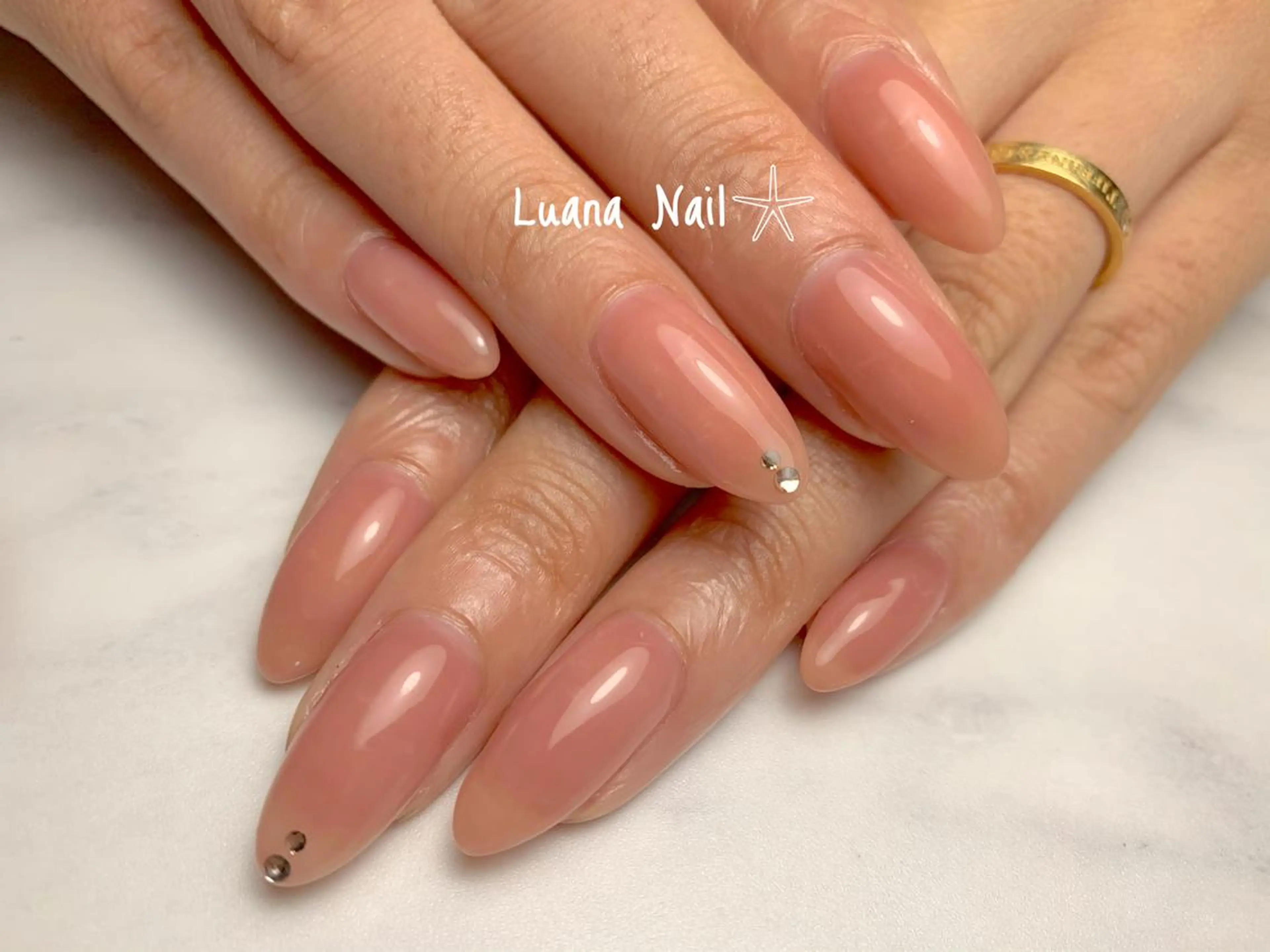 ネイル ジェルネイル ワンカラーネイル ハンドネイル BeauJu by Luana Nailのネイルデザイン