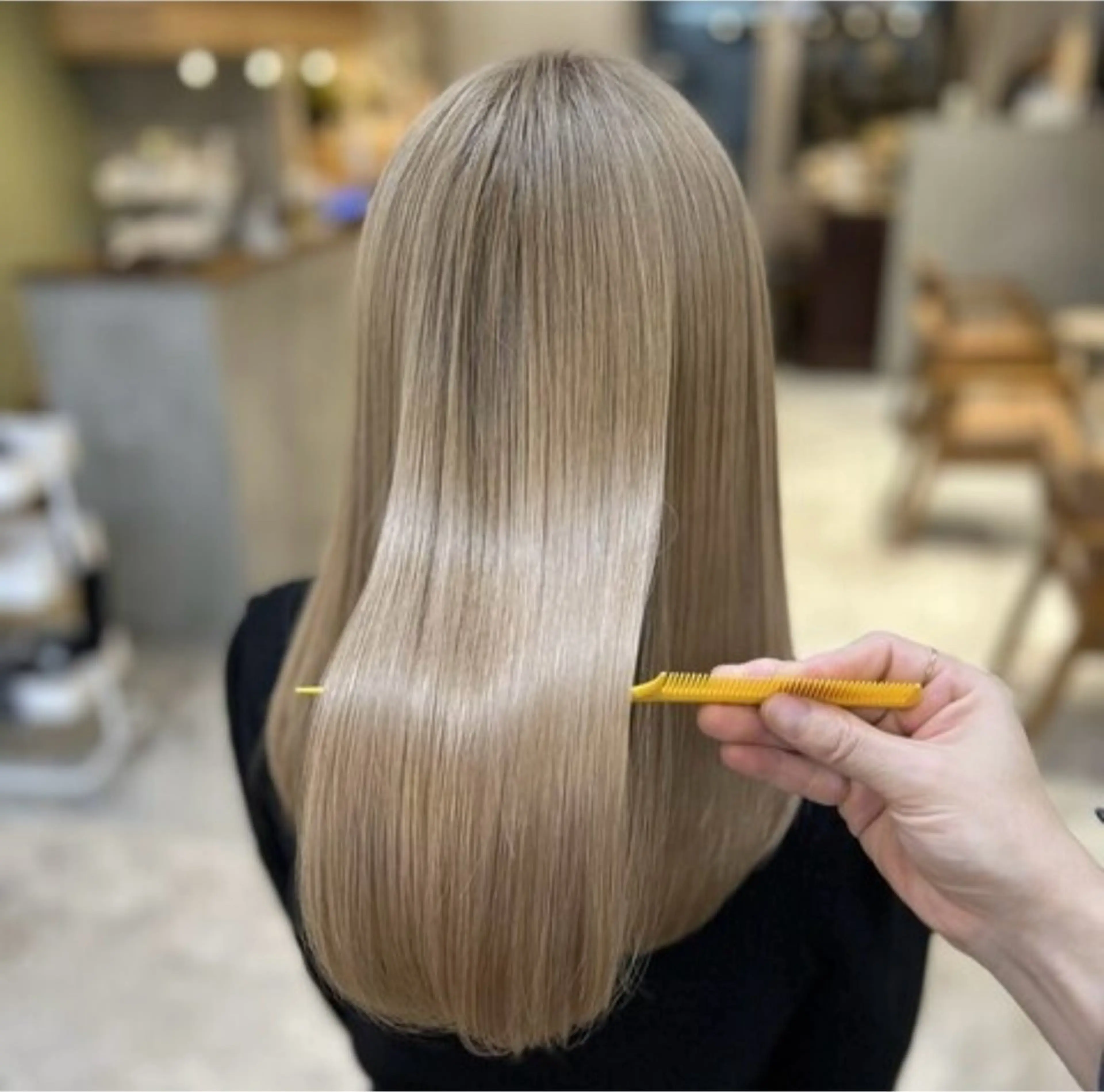 セミロング ヘアカラー トリートメント 🩶韓国ツヤ髪🩶 透明感カラー🇰🇷のヘアスタイル