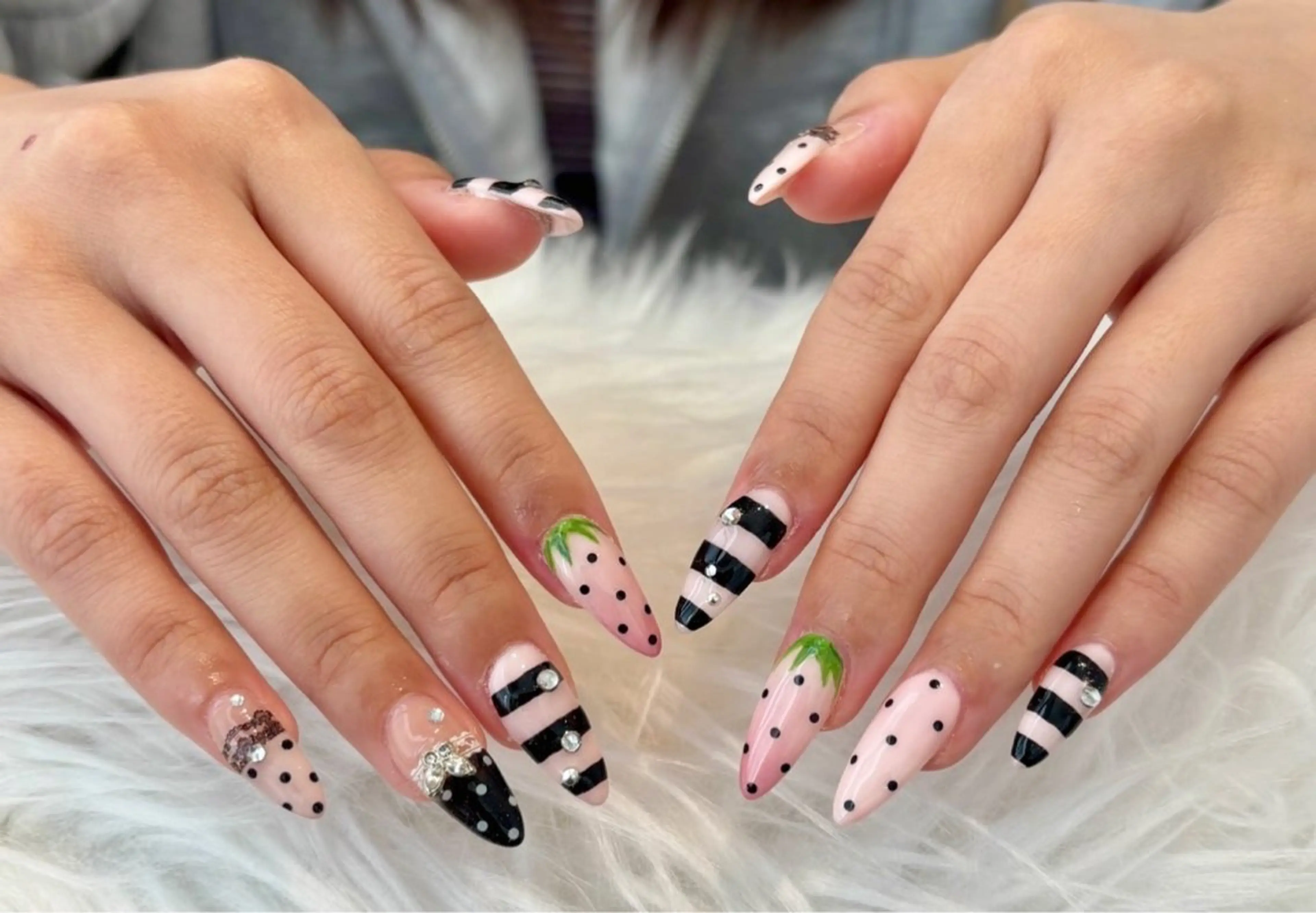 ネイル ハンドネイル nail salon oneness🎀のネイルデザイン