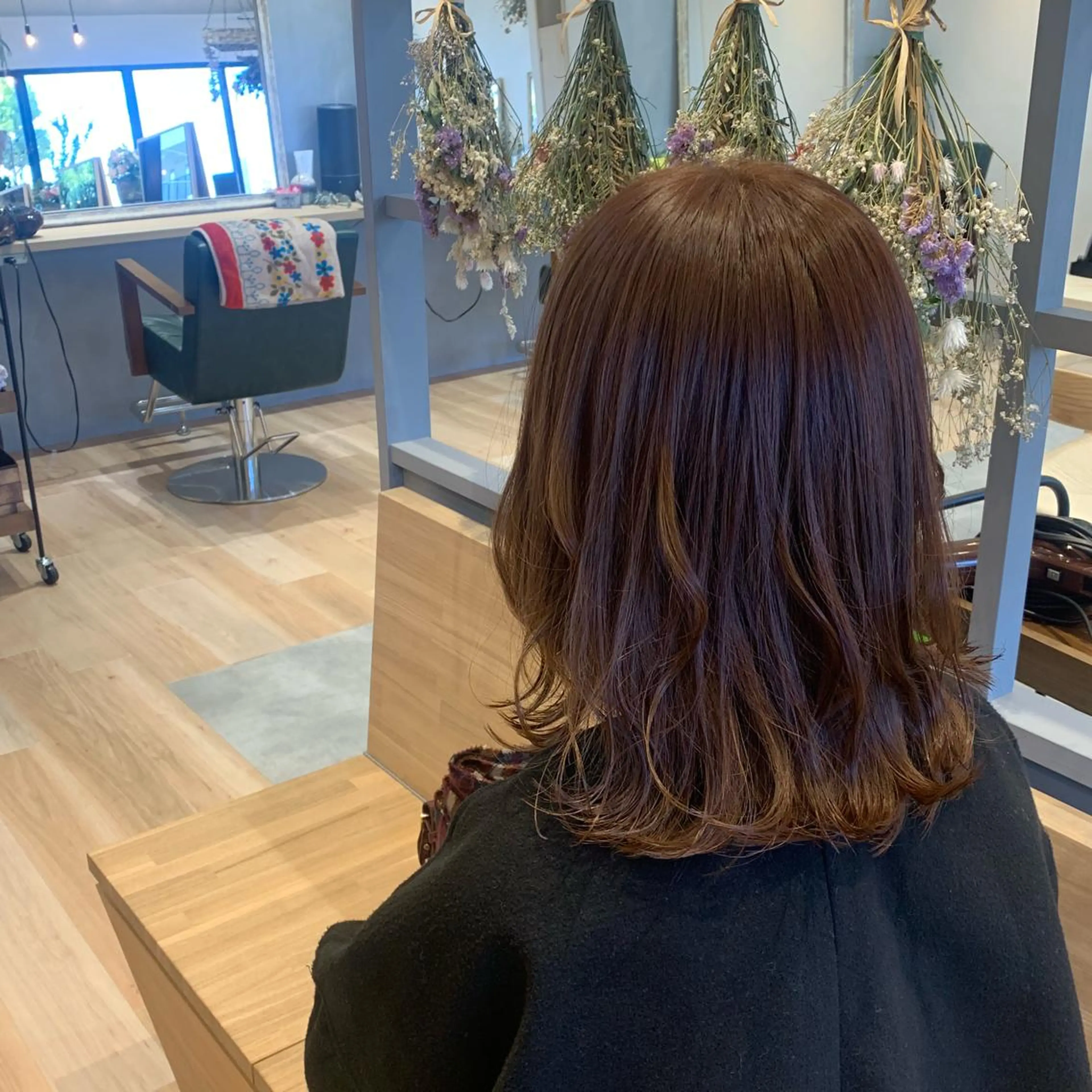 ミディアム カラー mu ku.のヘアスタイル