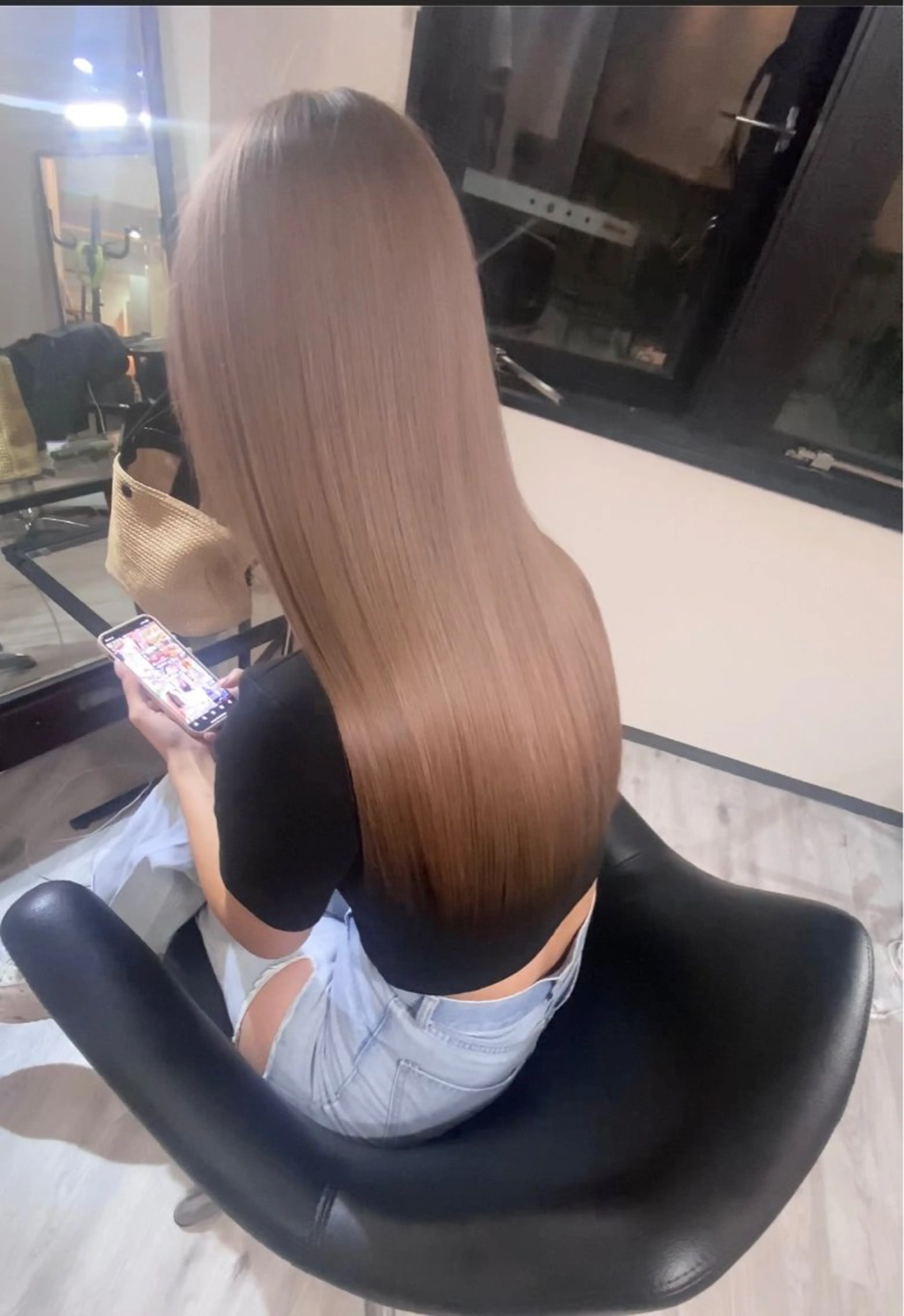 ロング カラー タニ ユウのヘアスタイル