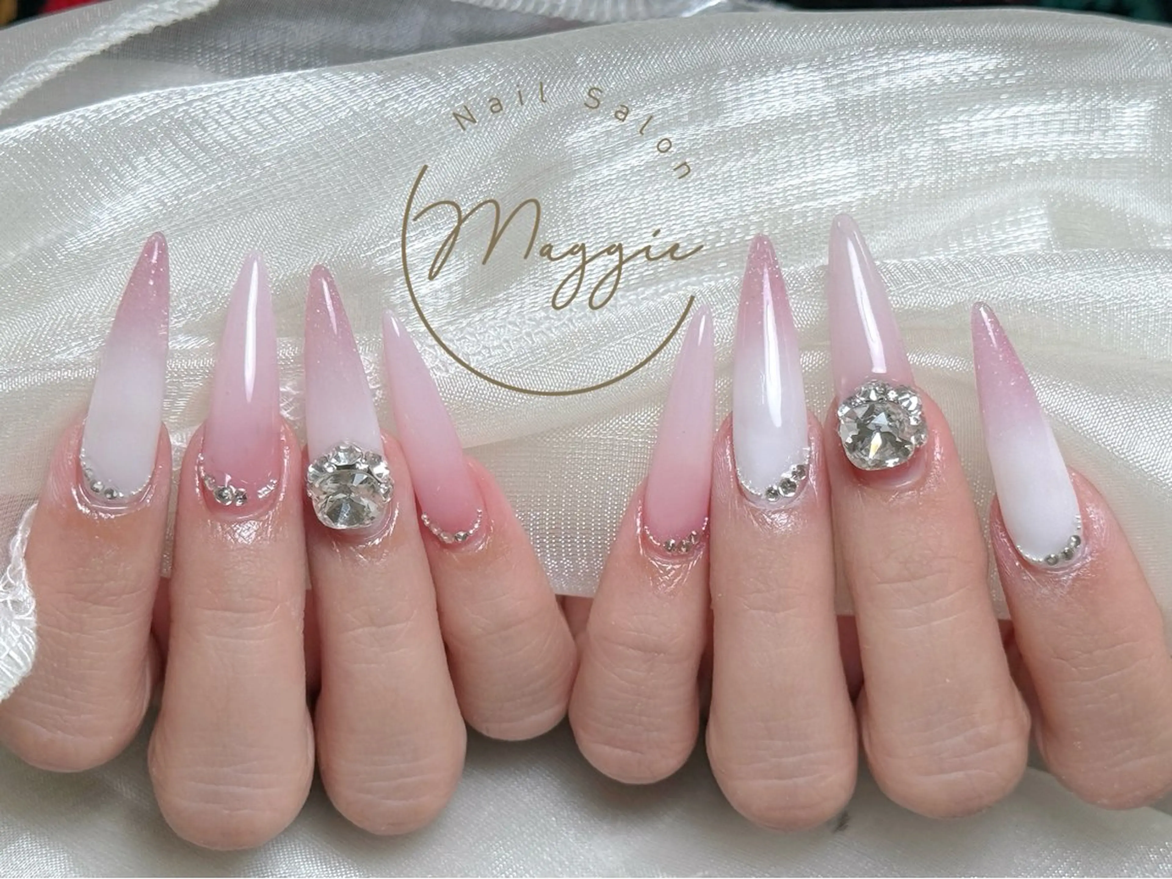 ネイル Maggie Nail🦩のネイルデザイン