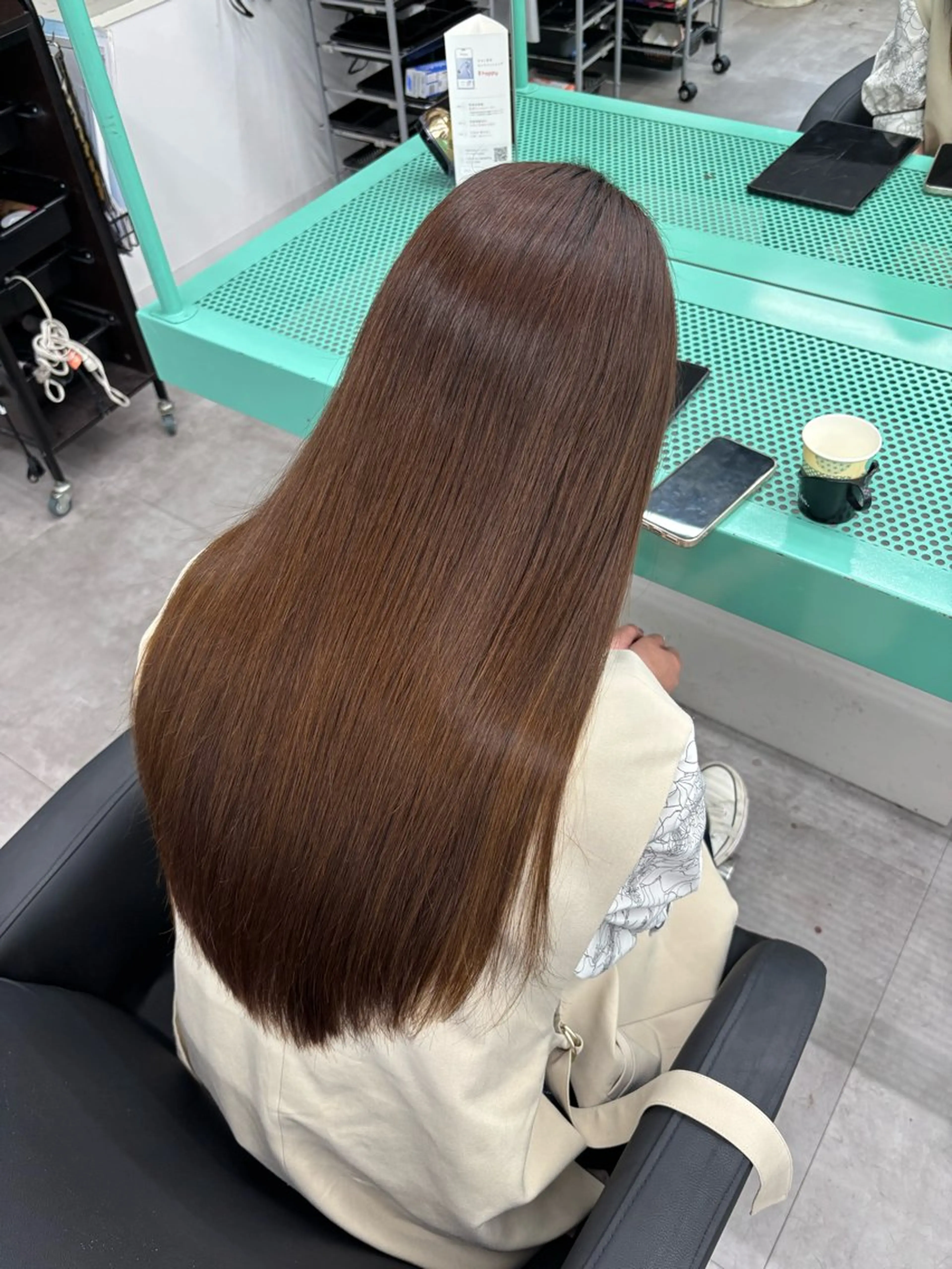 ロング 縮毛矯正 カット 縮毛矯正 トリートメント 𝓗𝓪𝓻𝓾🥥 / 美髪ストレートのヘアスタイル