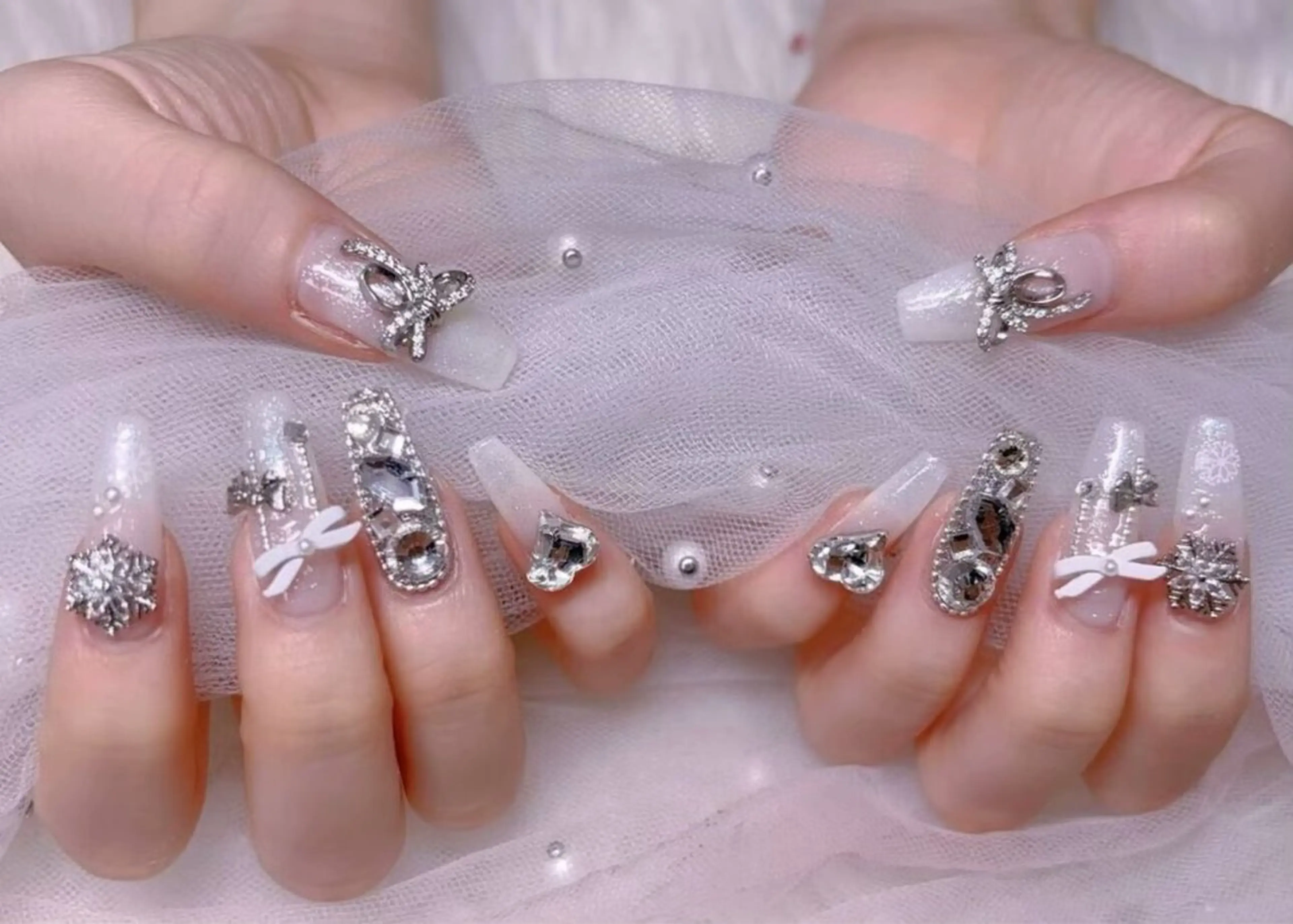 ネイル UMI ネイルサロン新宿🎀のネイルデザイン