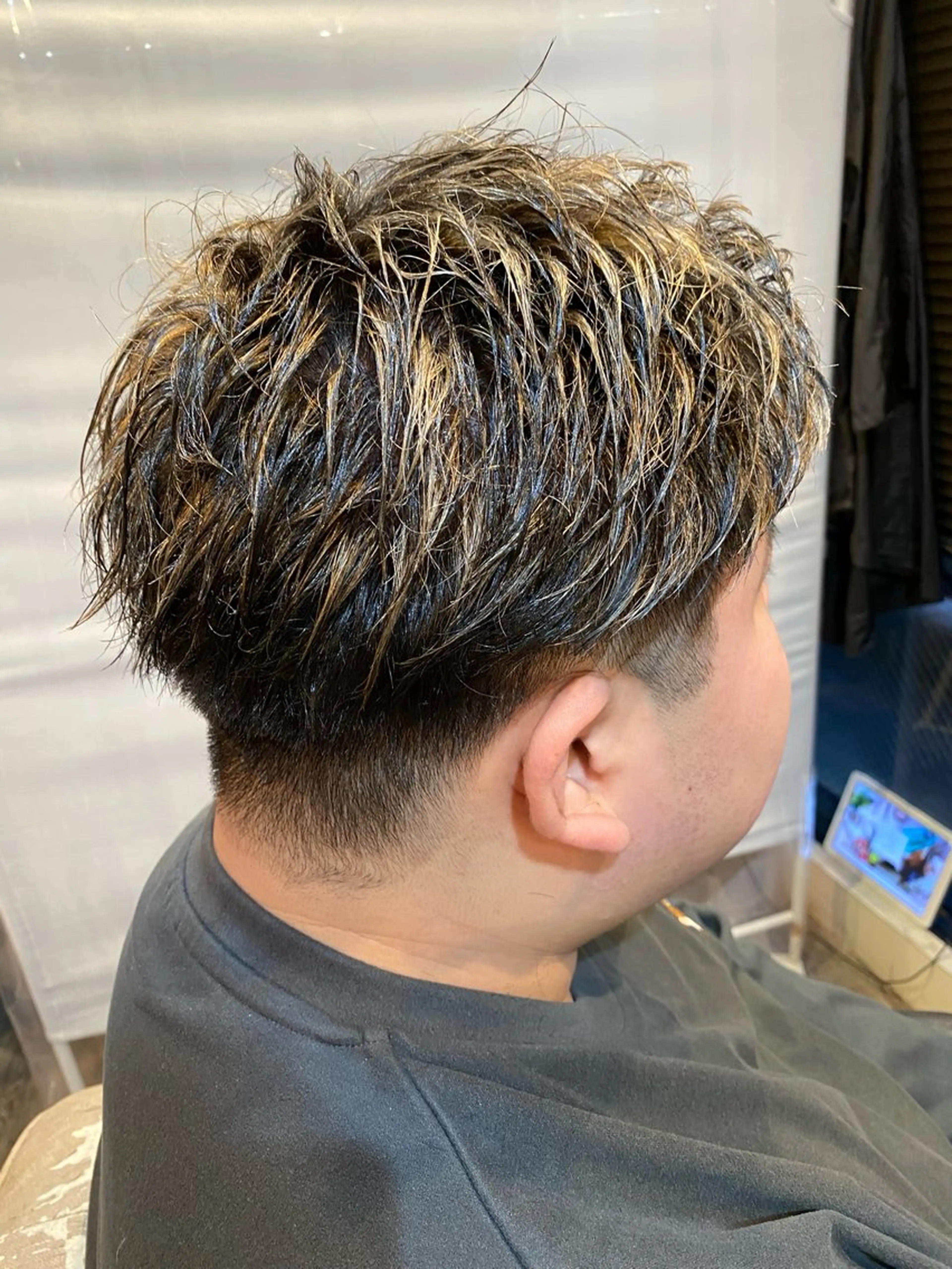 メンズ アップバング メンズハイライト ヘアカラー サイトウ 南柏のヘアスタイル