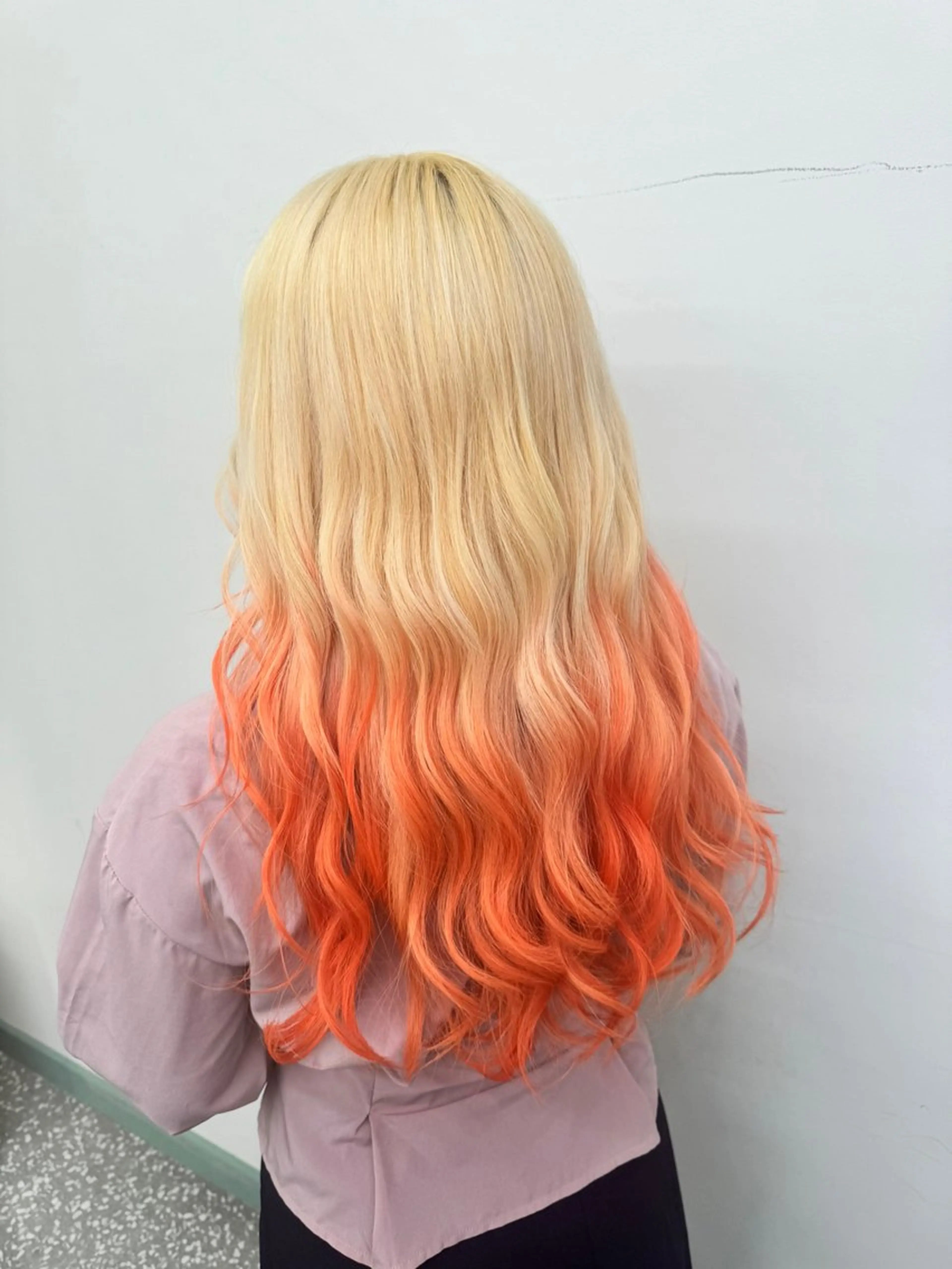 ロング カラー ブリーチ デザインカラー グラデーションカラー ハイトーンカラー オレンジ カット ヘアカラー トリートメント 髪質改善/ ストレート/佐藤健人のヘアスタイル