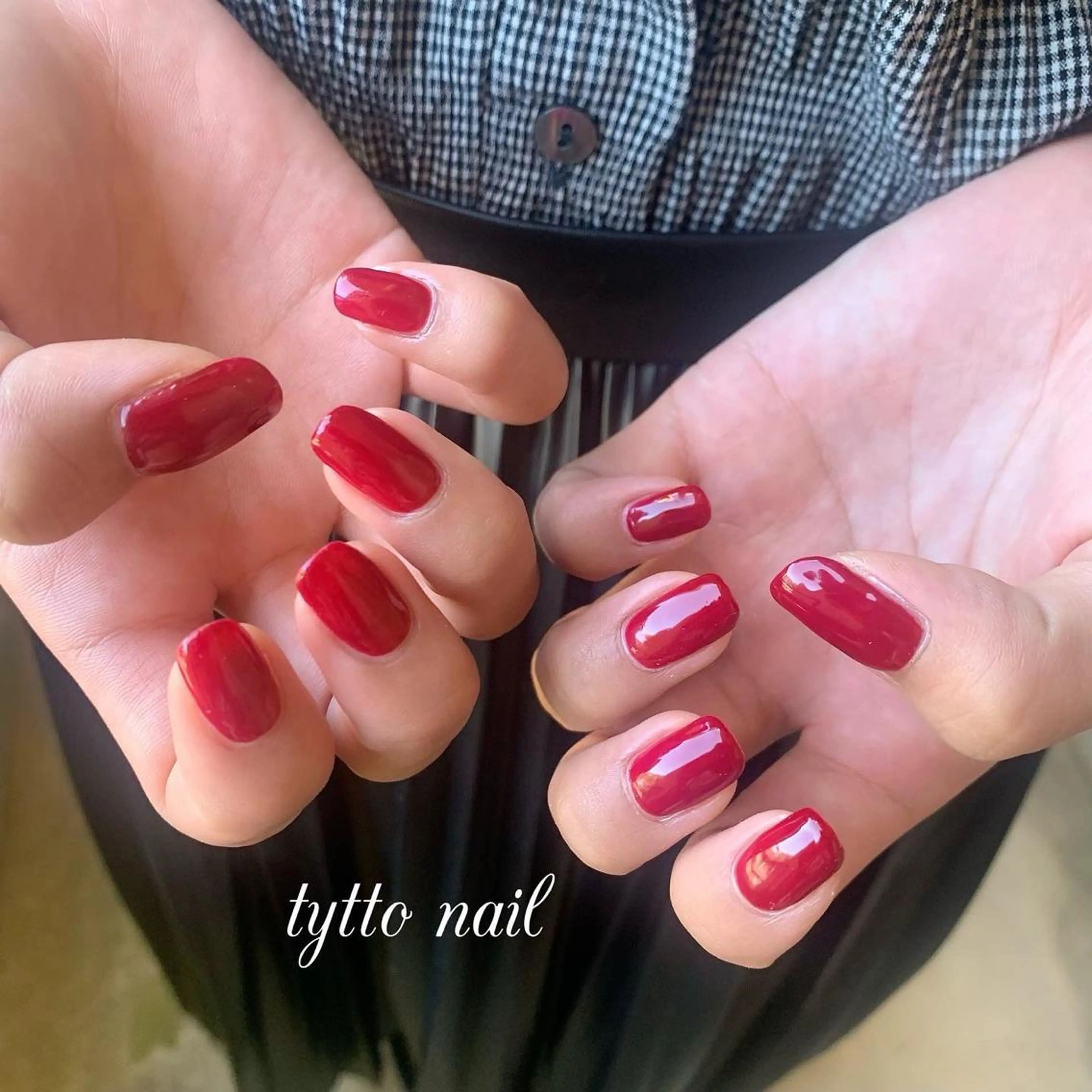 ネイル 氷ネイル・うるうるネイル 韓国ネイル オフィスネイル ワンカラーネイル 赤色 ハンドネイル tytto nail ❤︎‪‪eri‪‪のネイルデザイン