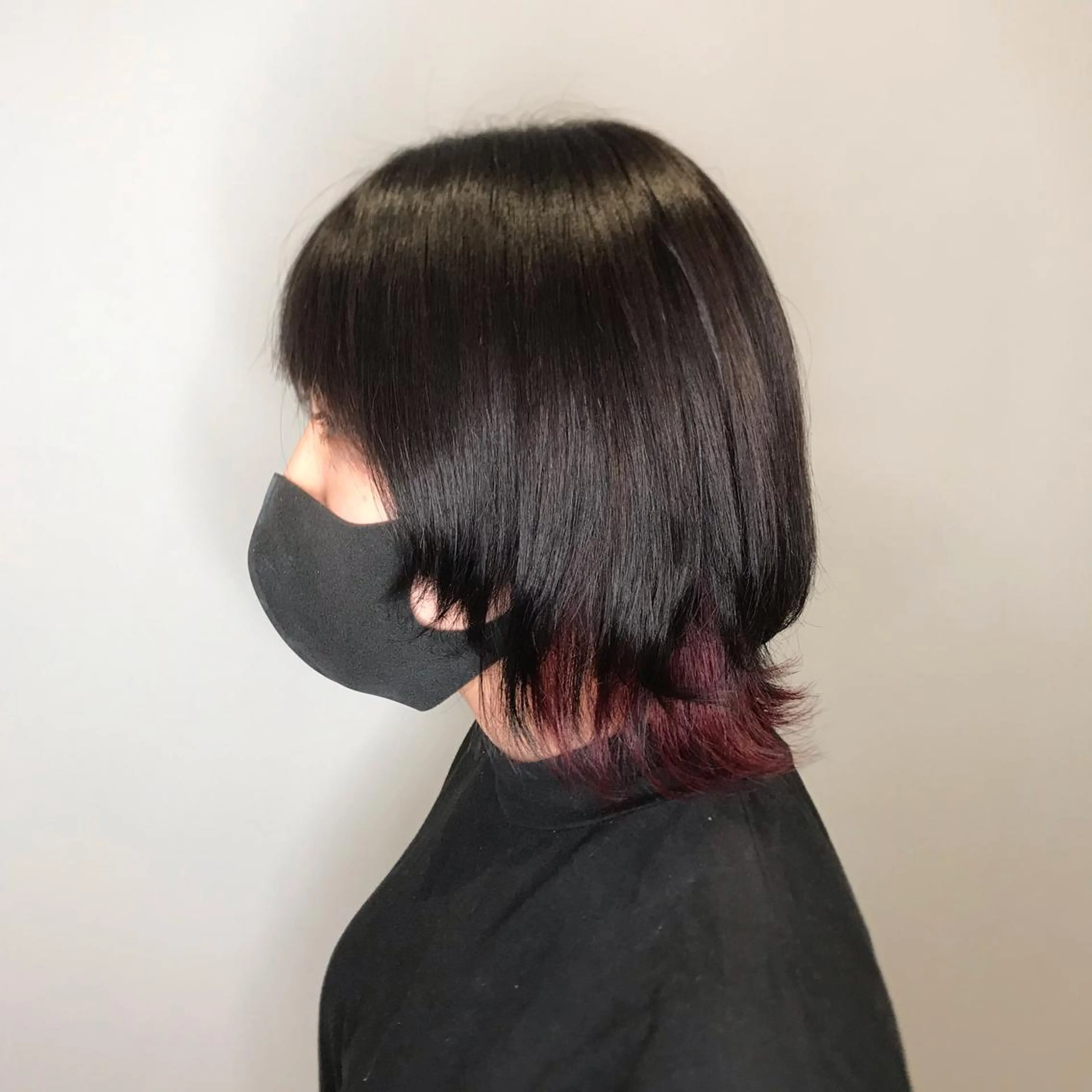 ショート カラー インナーカラー レッドカラー ウルフカット 茂木 結希のヘアスタイル