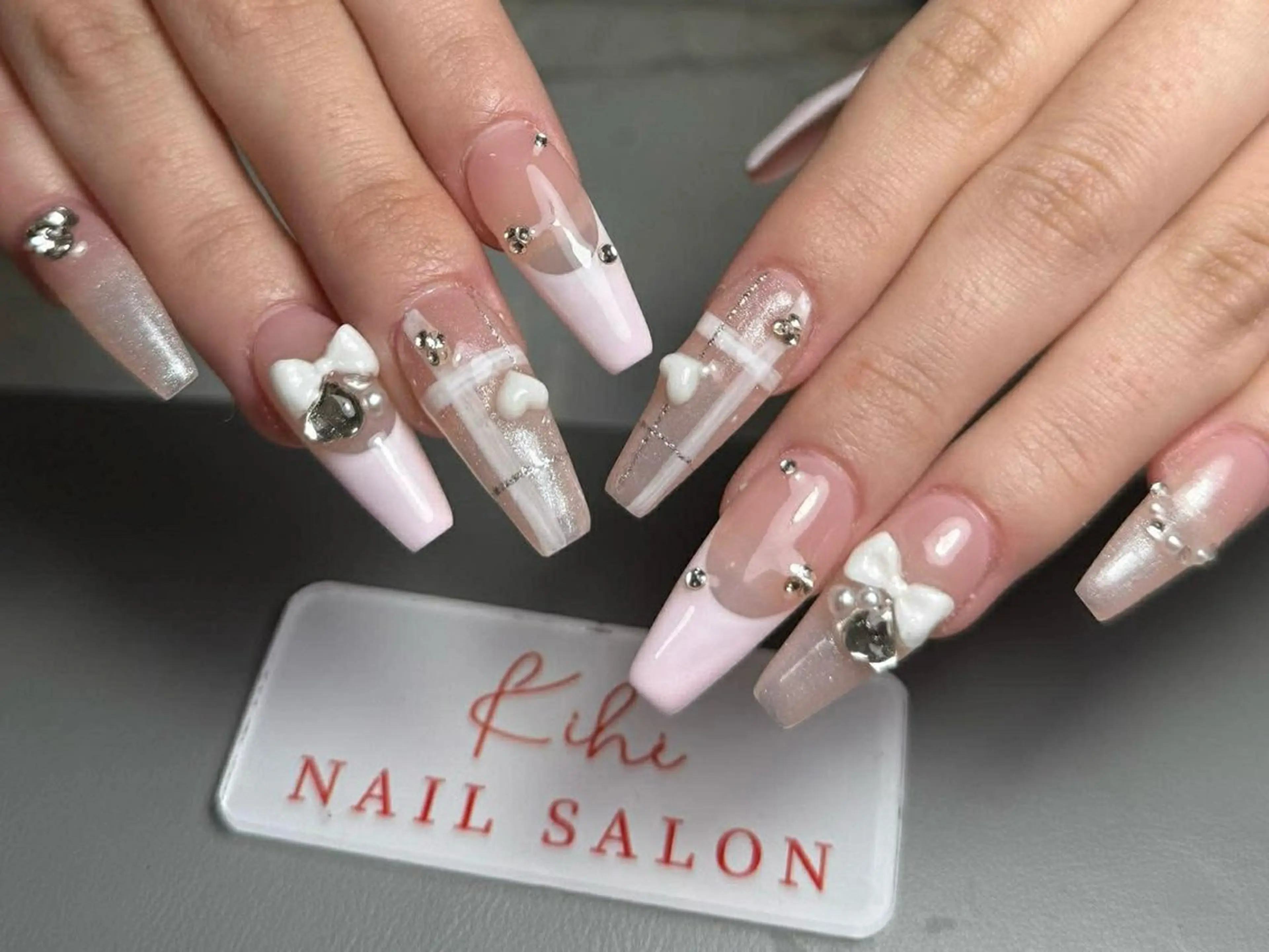 ネイル アートネイル フレンチネイル ジェルネイル グラデーション 韓国ネイル ハンドネイル ハンドケア さくら💮💮 【オフ無料】のネイルデザイン