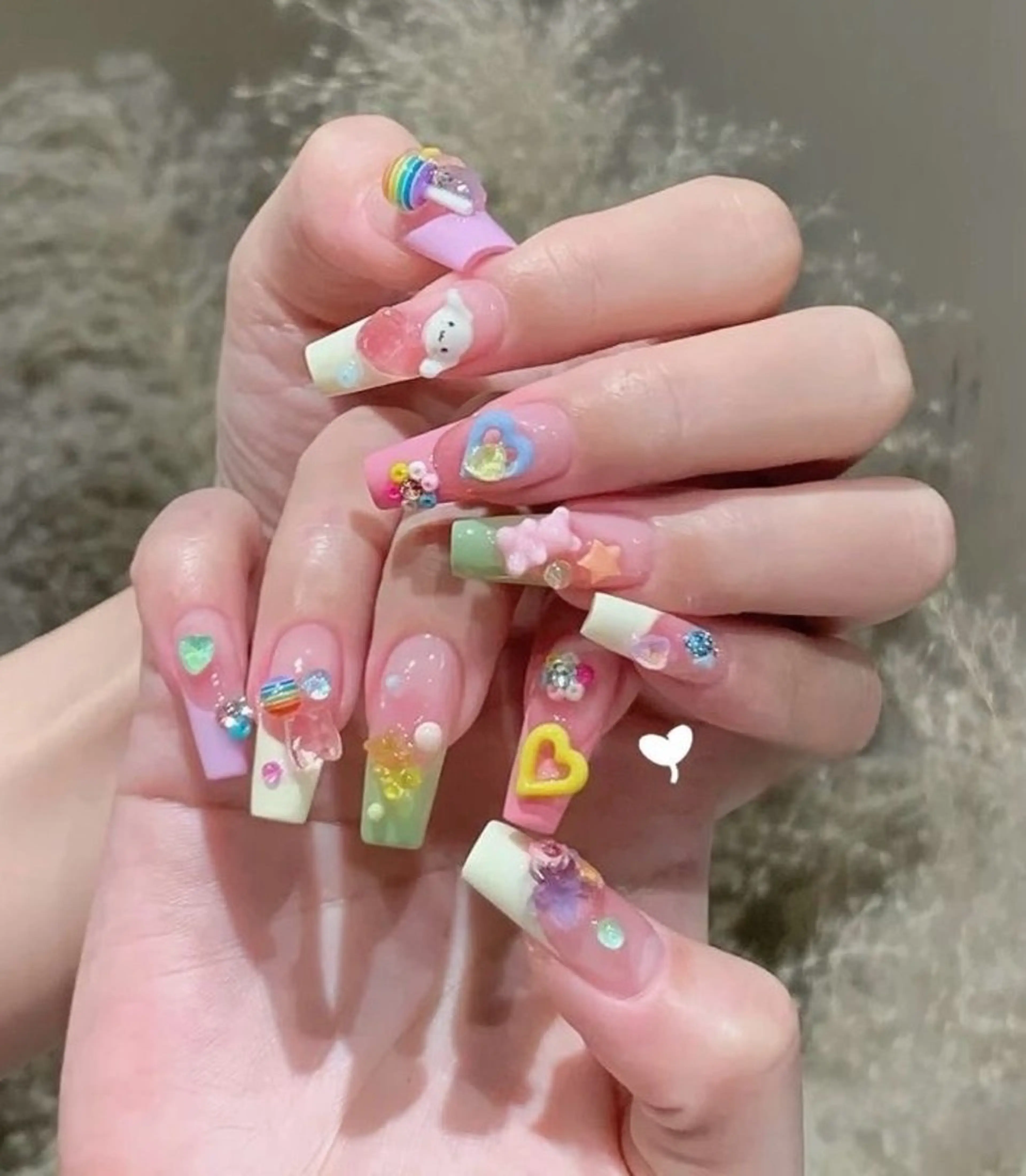 ネイル 長さ出し フレンチネイル グラデーション 卒業式 マグネットネイル ハンドネイル MIHANA NAILのネイルデザイン