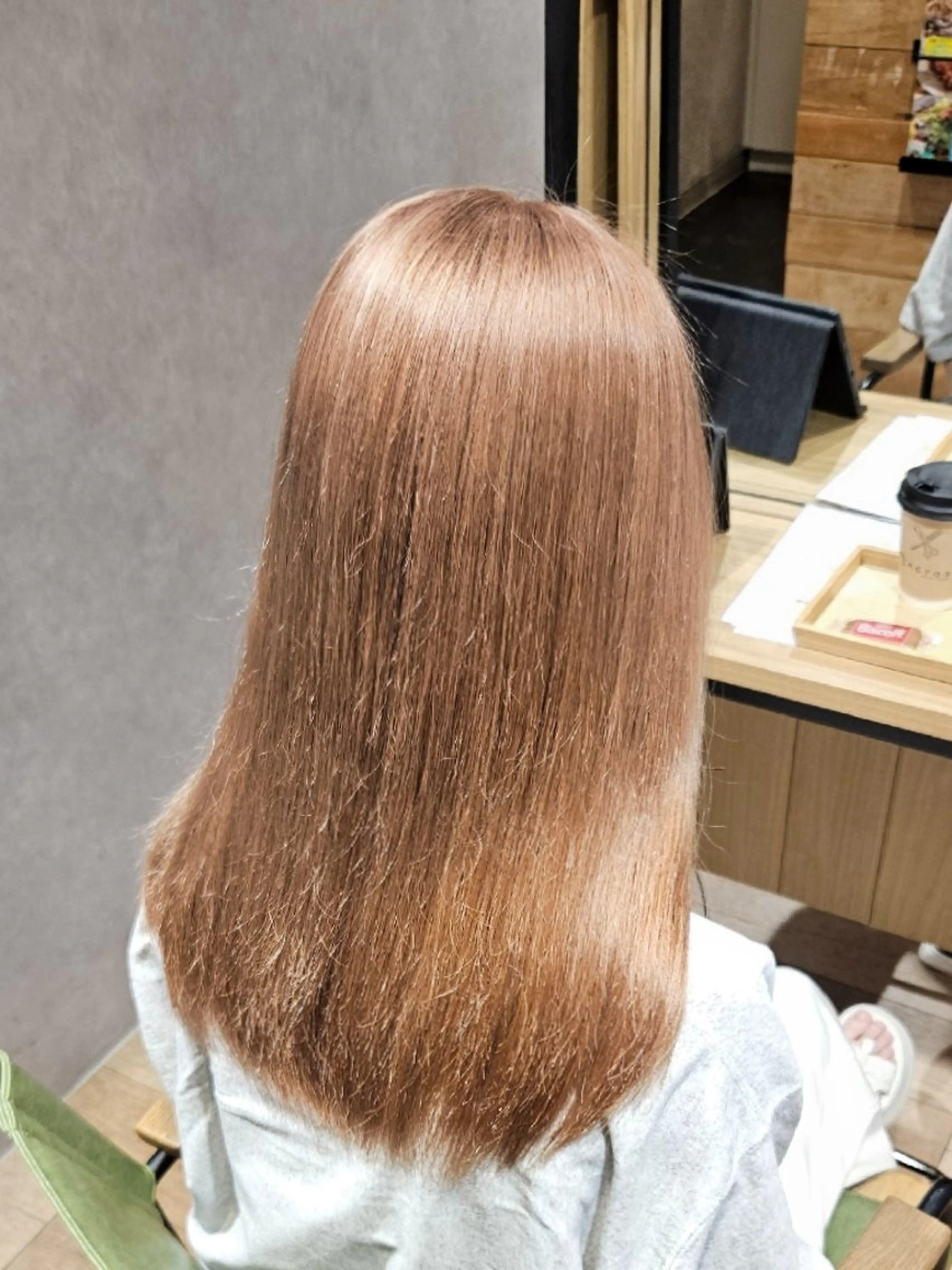 ロング カラー ベージュカラー ブリーチ ヘアカラー トリートメント 外戸口未優利 /ケドグチミユリのヘアスタイル