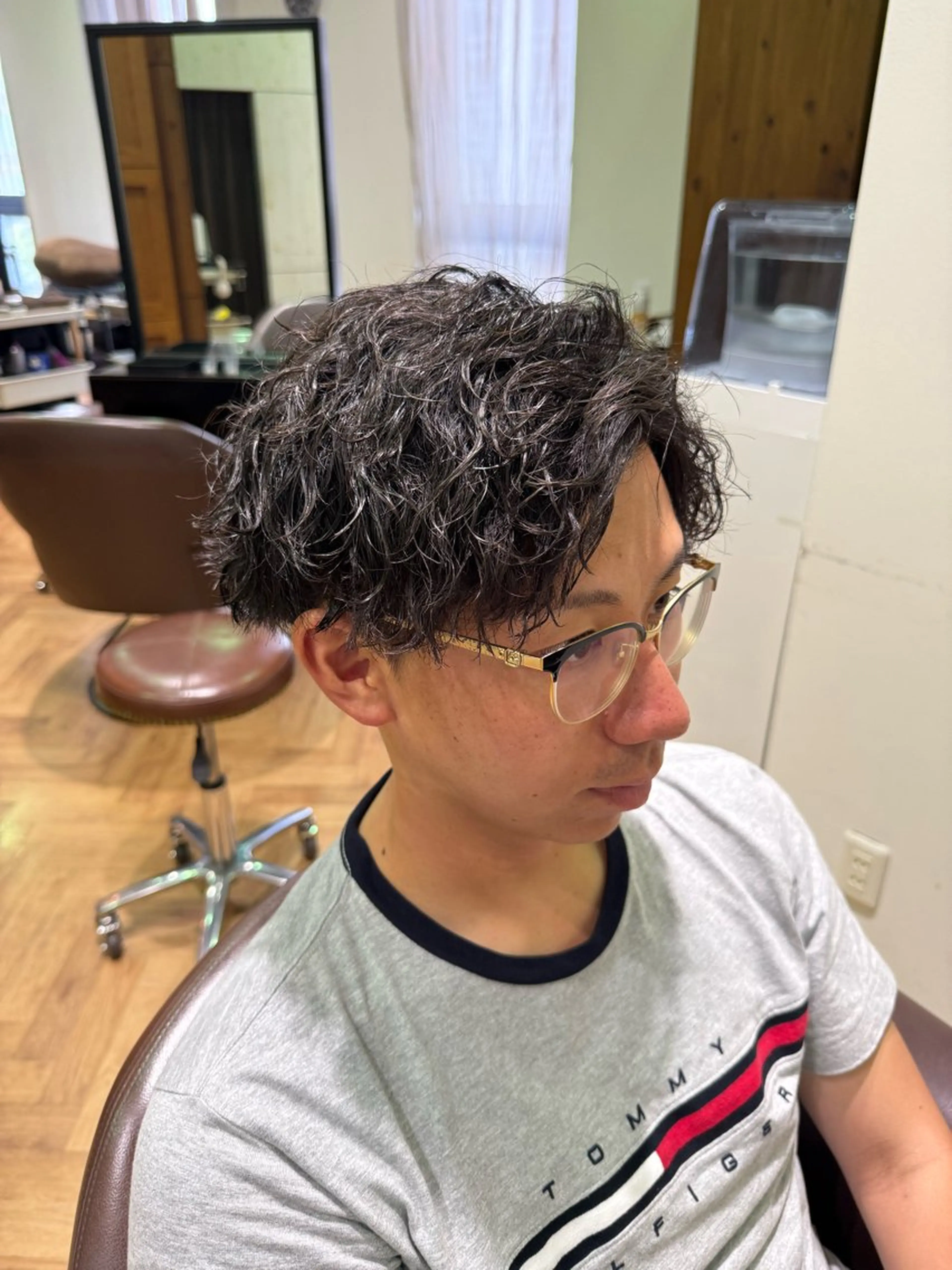 ショート パーマ メンズ 溝口 槙里也のヘアスタイル