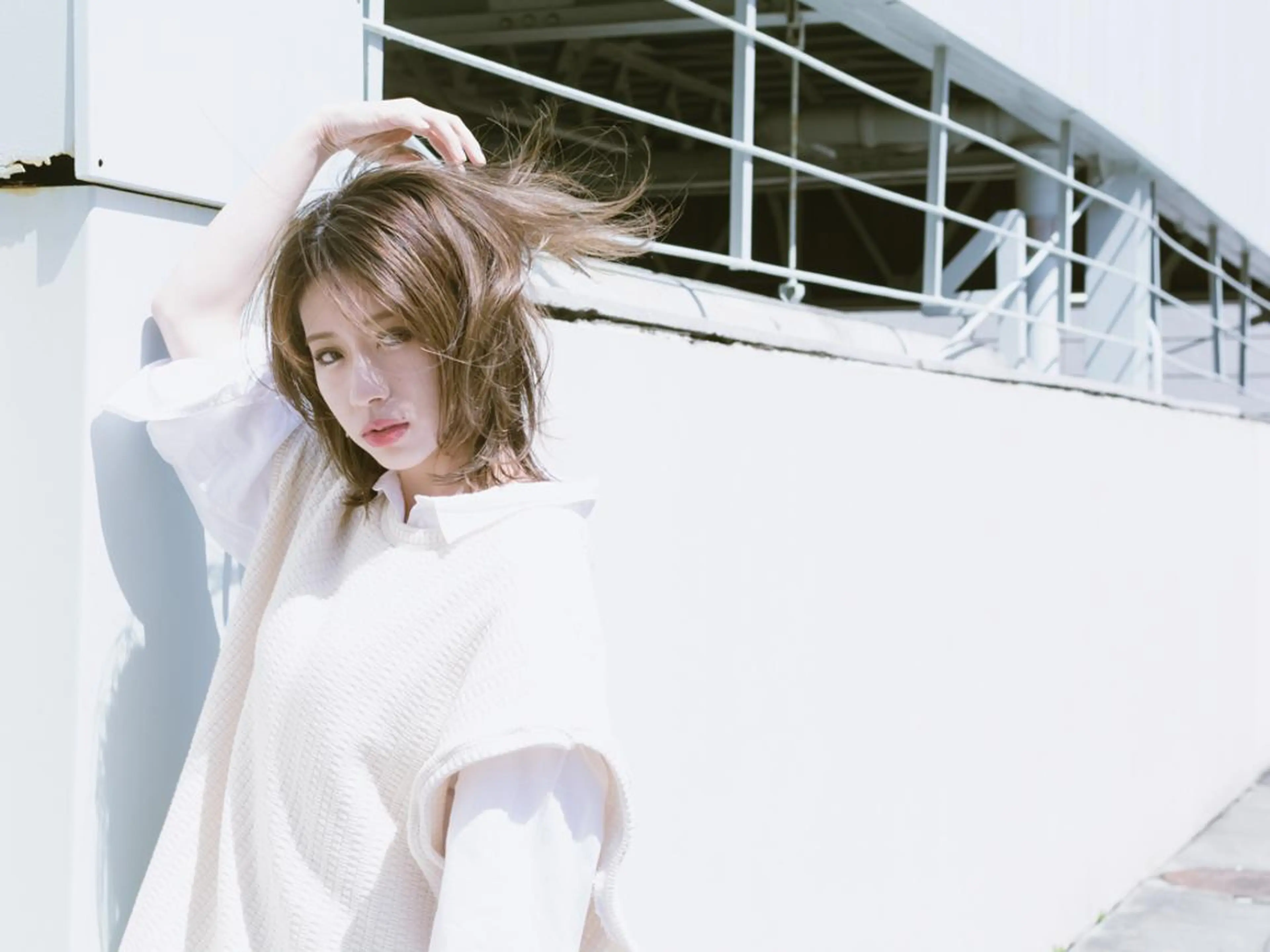 ミディアム カラー ショートボブ ベージュカラー ブルーカラー ブルージュ グレージュ 撮影モデル 斉藤 正敏のその他イメージ