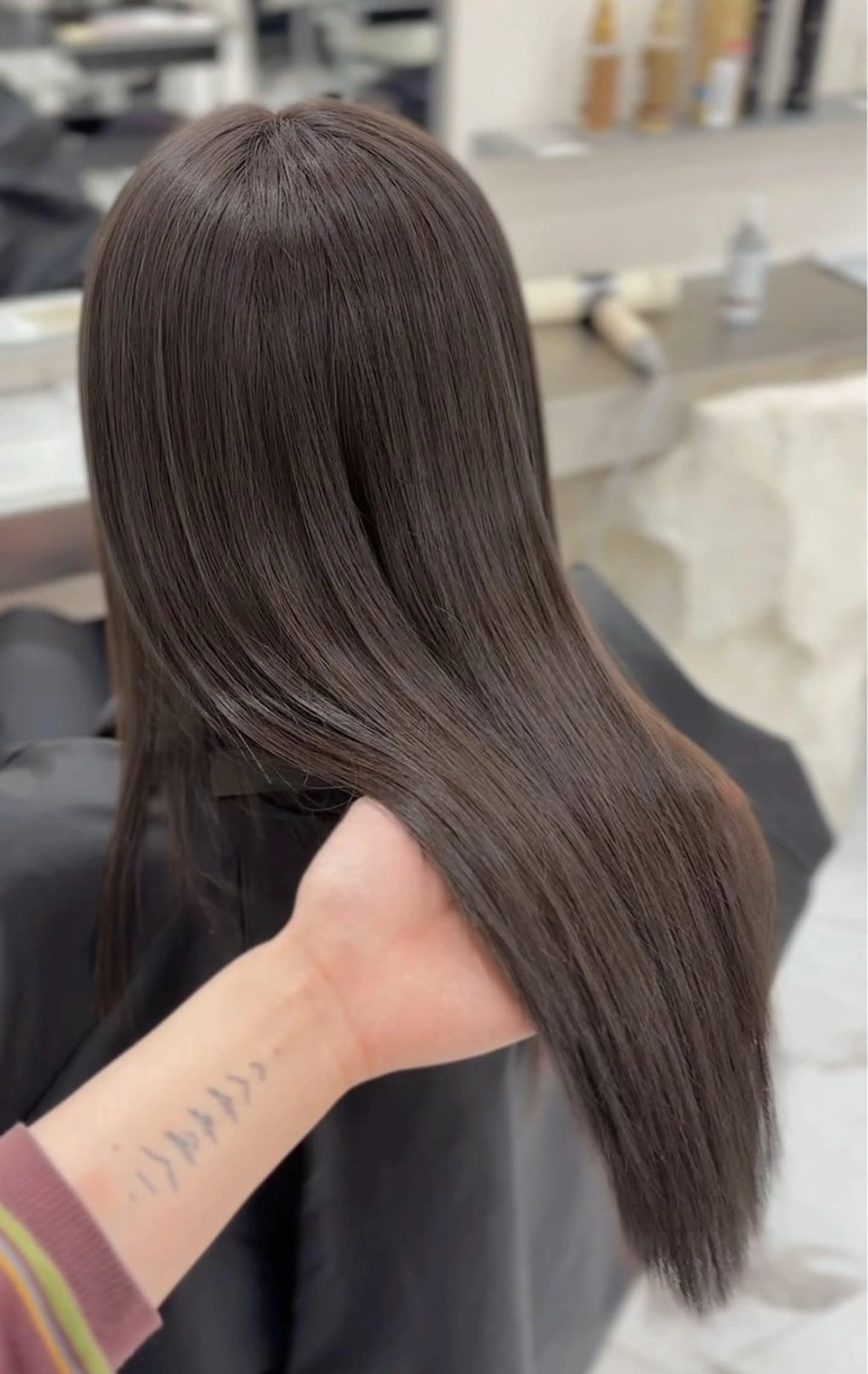 ロング カラー パーマ ベージュカラー ブリーチ 透明感カラー ダブルカラー グレージュ TOMO/ブリーチ 無しオリーブのヘアスタイル