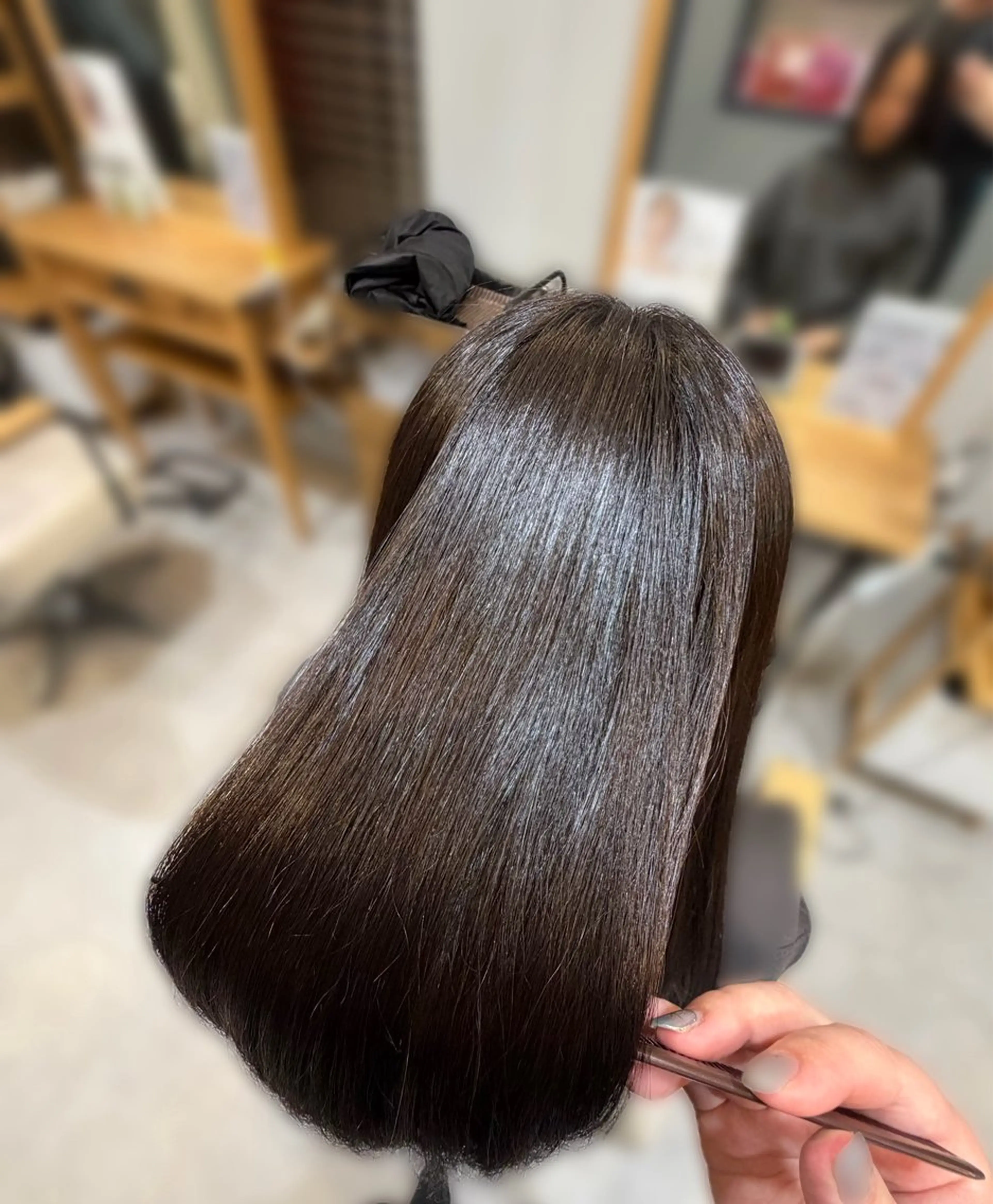 ロング 縮毛矯正 髙梨 いず美のヘアスタイル
