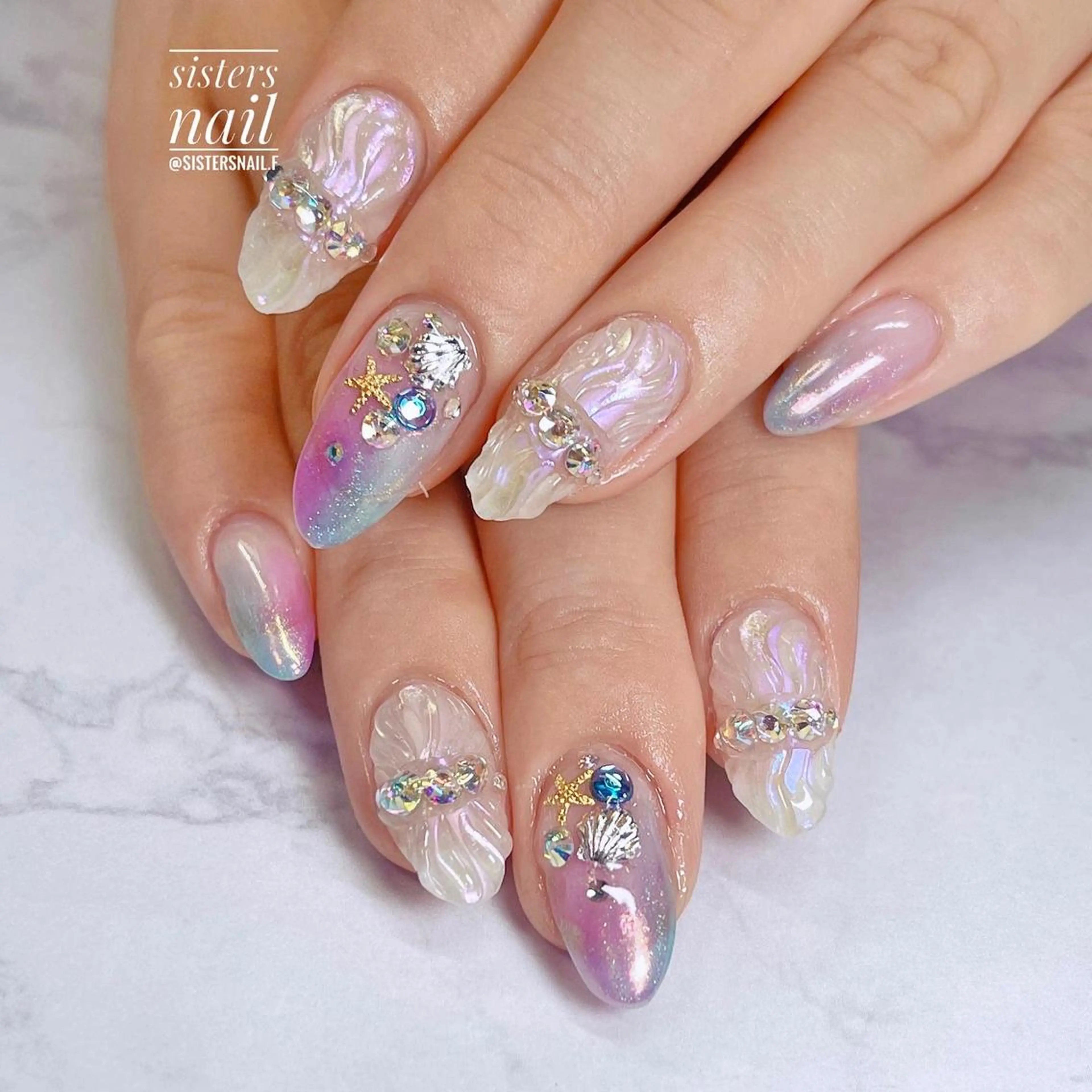 ネイル アートネイル オーロラネイル グラデーション 氷ネイル・うるうるネイル キラキラネイル sisters nail.fのネイルデザイン