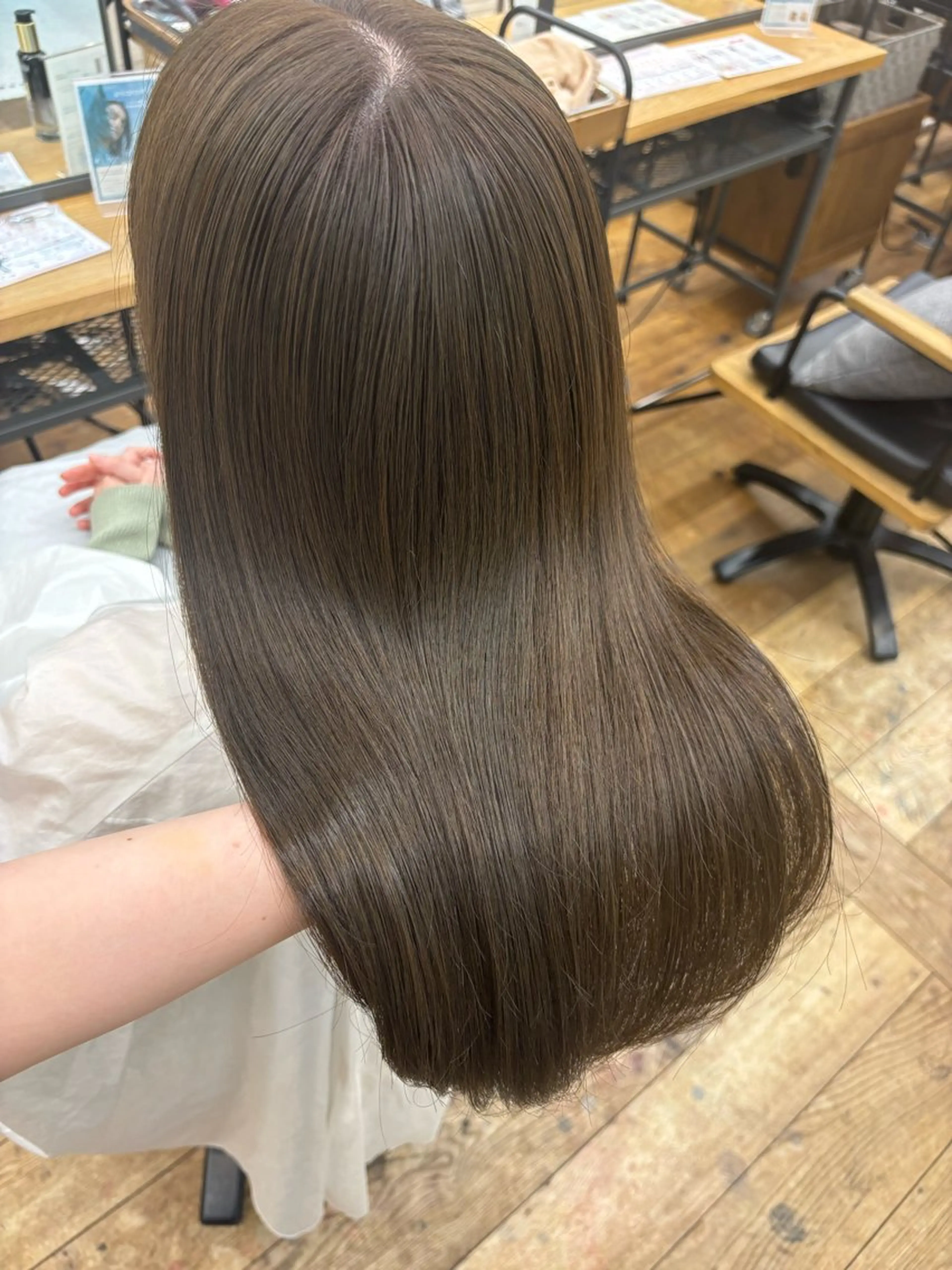 セミロング カラー ヘアカラー トリートメント よこやま なぎさのヘアスタイル