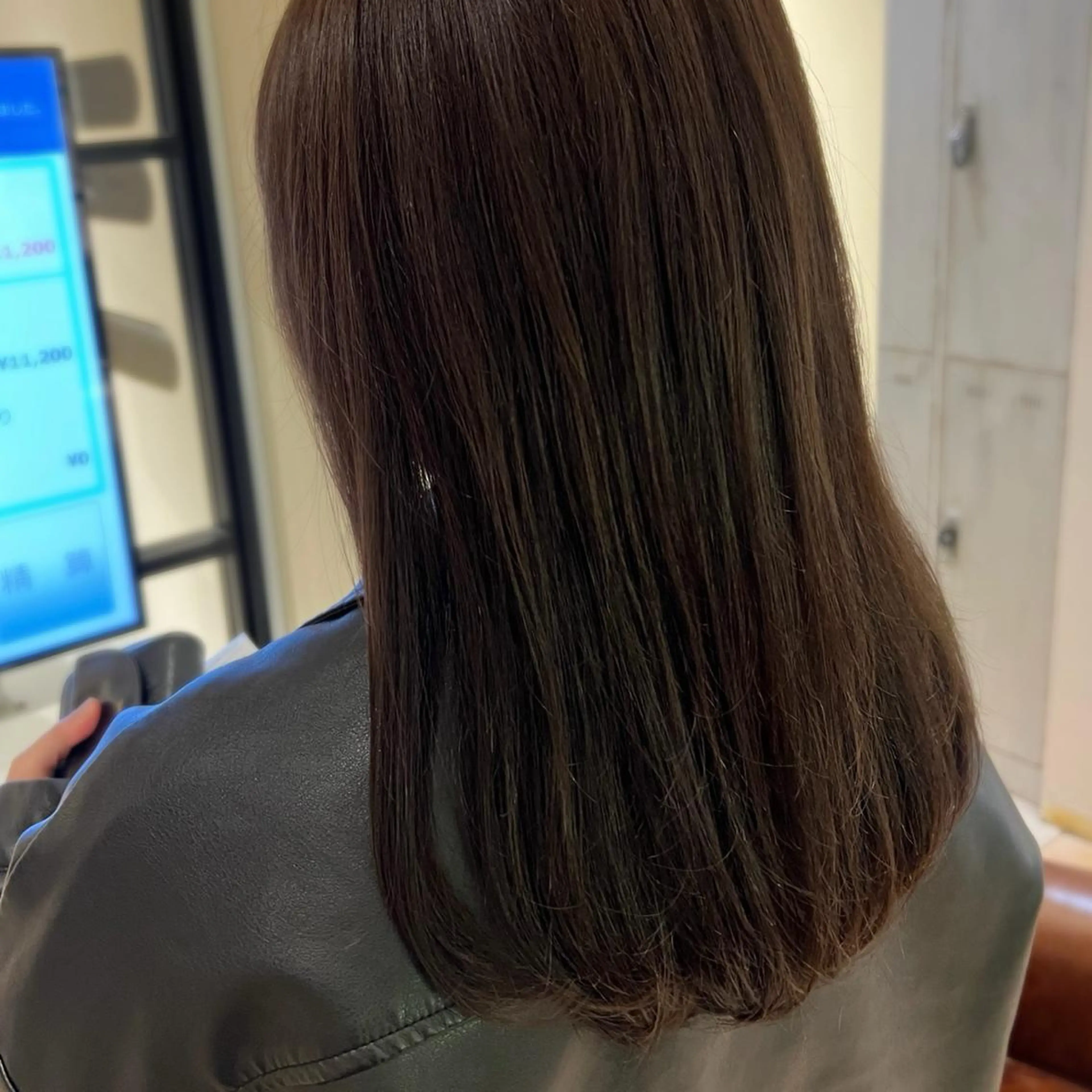 セミロング レイヤーカット カット トリートメント 🧡くびれヘア/前髪 顔周り🧡久原結衣のヘアスタイル