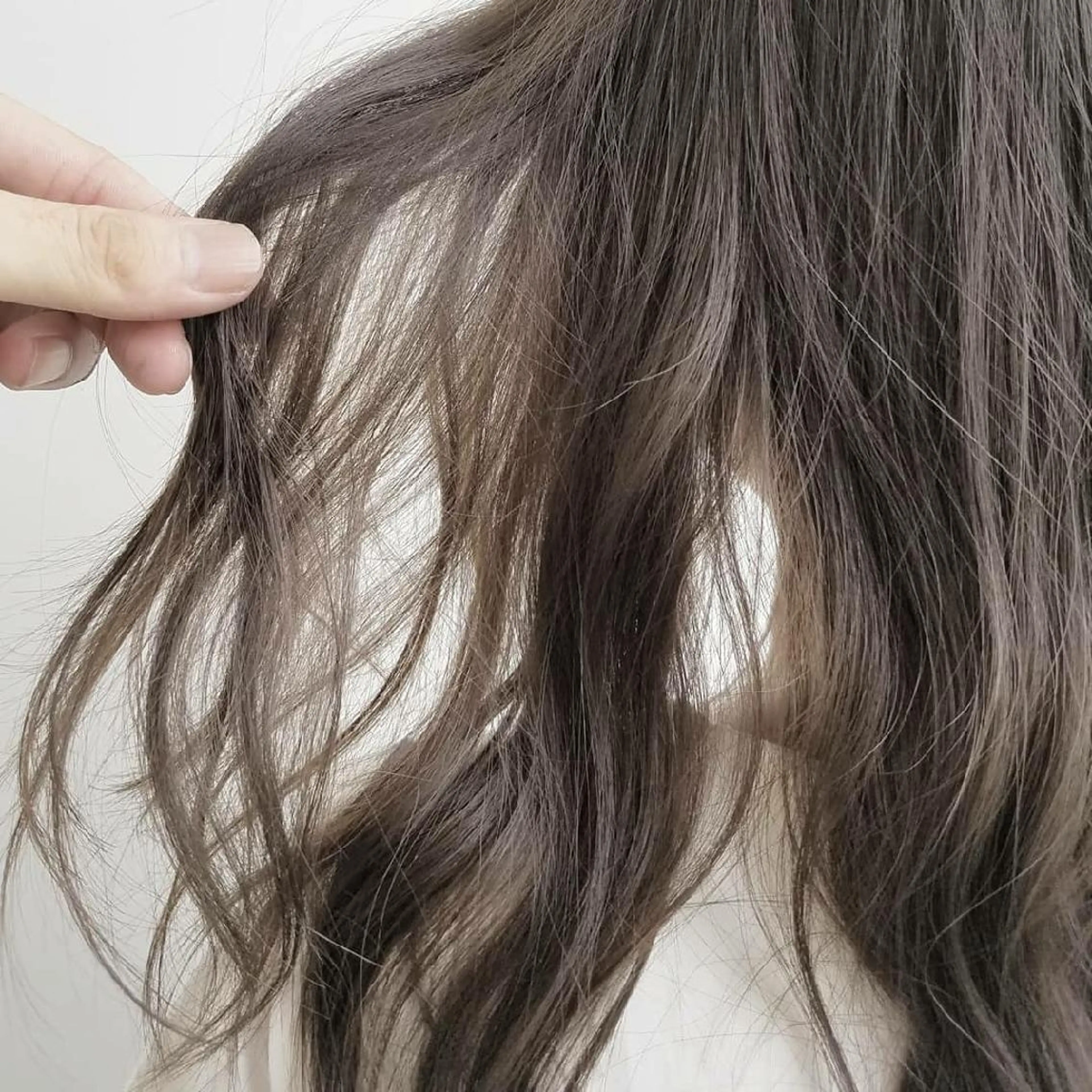 カラー ミディアム パーマ ヘアアレンジ グレージュ iplus まつげ、眉毛、耳つぼのマツエク・マツパデザイン