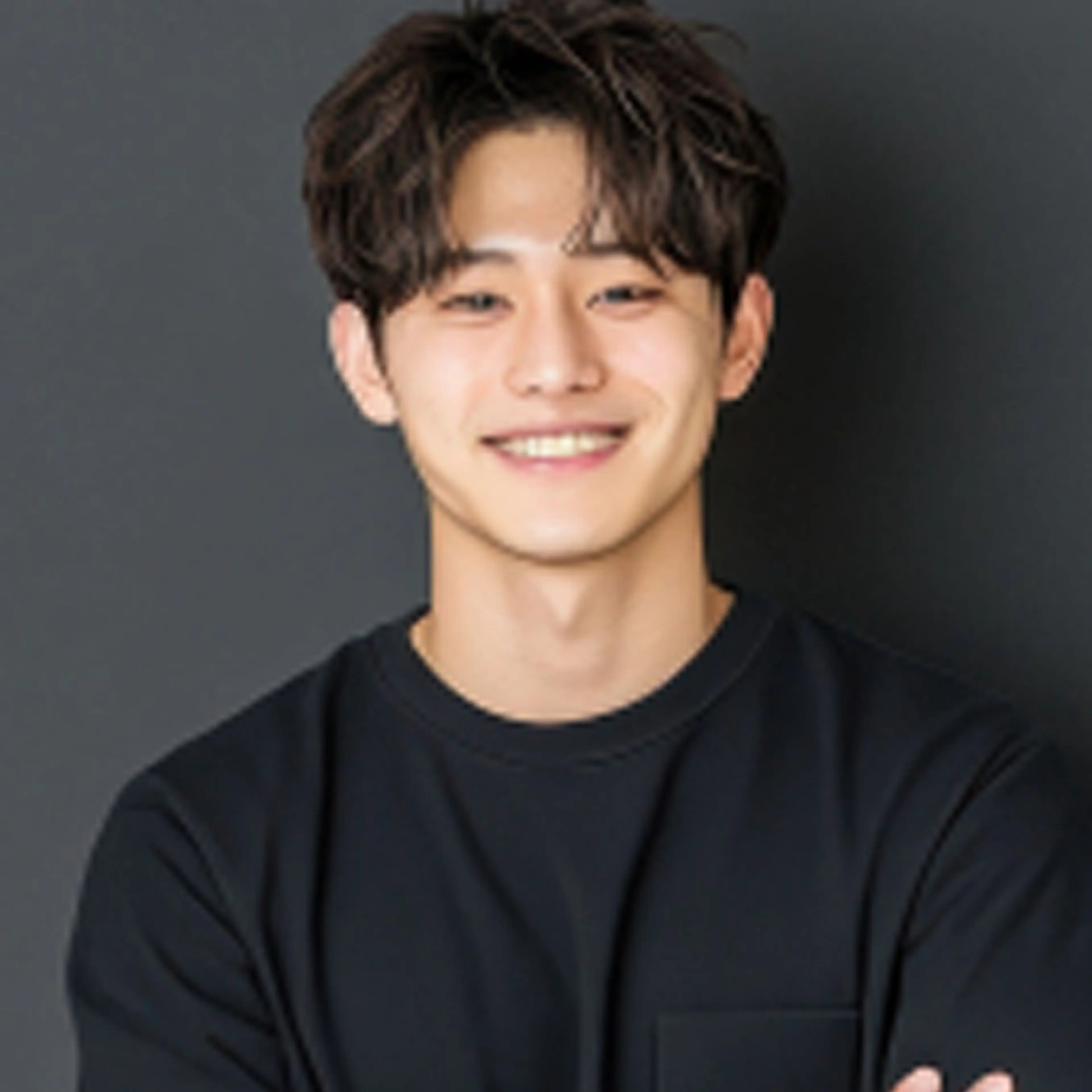 ミディアム メンズ カット 縮毛矯正 ミニモ人気①位🥇 似合わせ×髪質改善のヘアスタイル