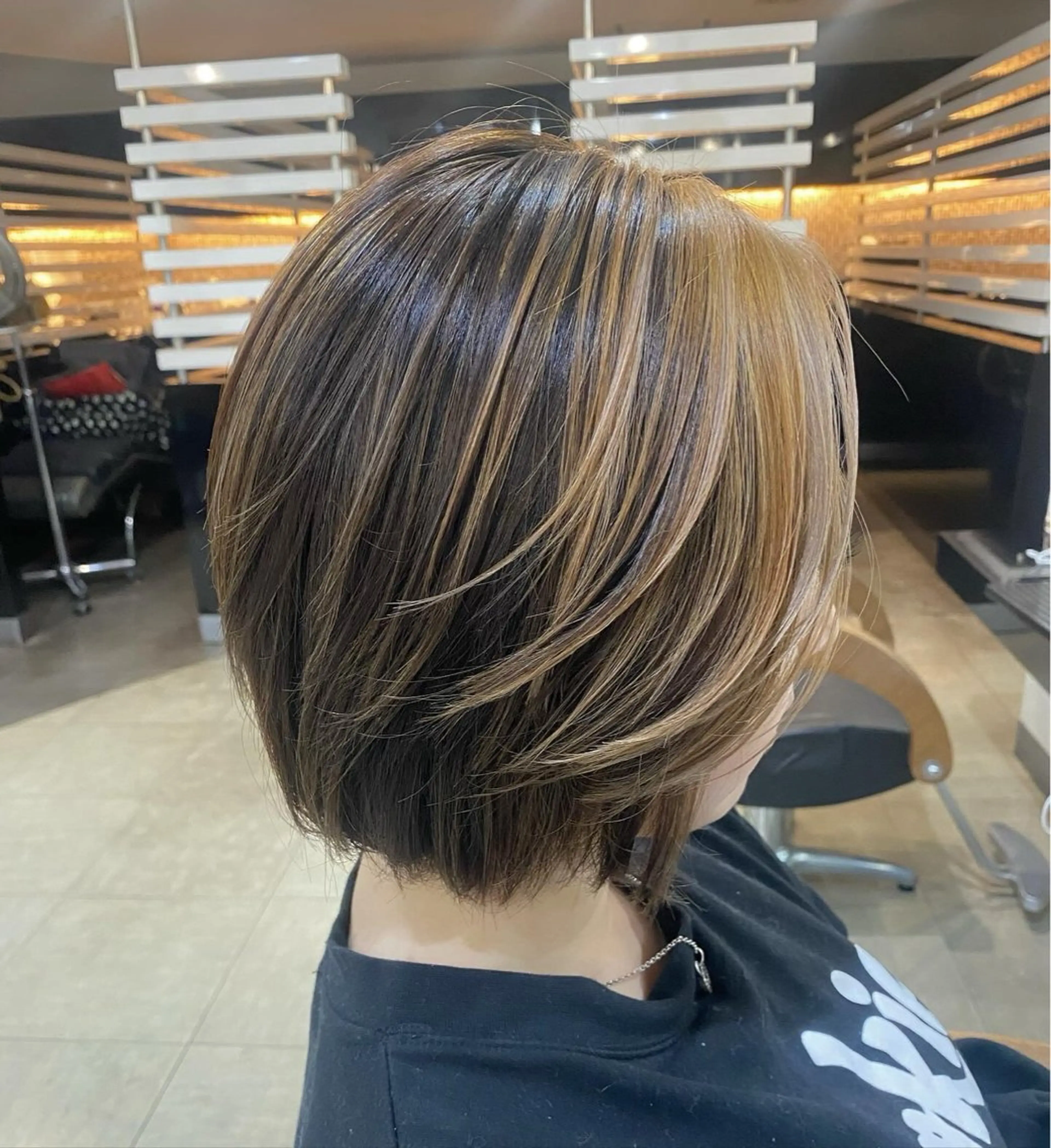 ショート カラー ヘアアレンジ デザインカラー 烏山 達也のヘアスタイル