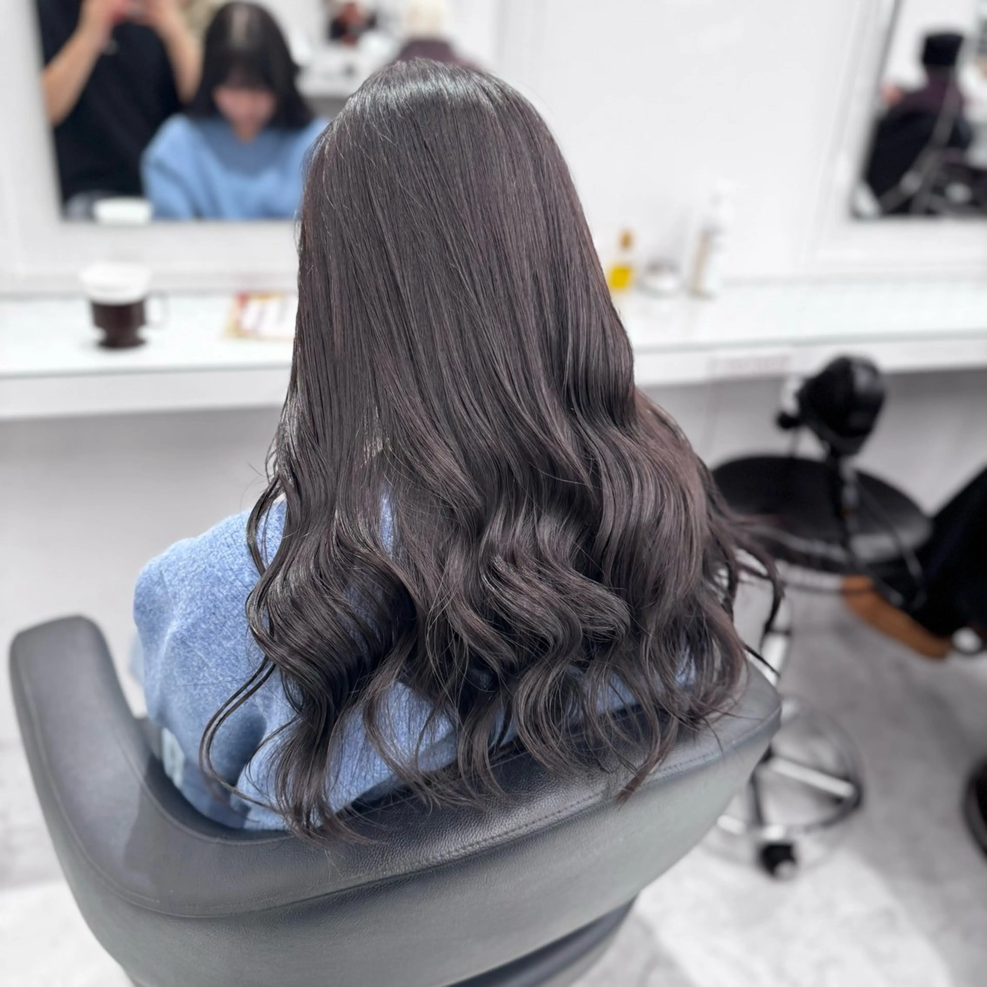 ロング カラー 透け上品ハイトーン 職人ゆうと🤍のヘアスタイル